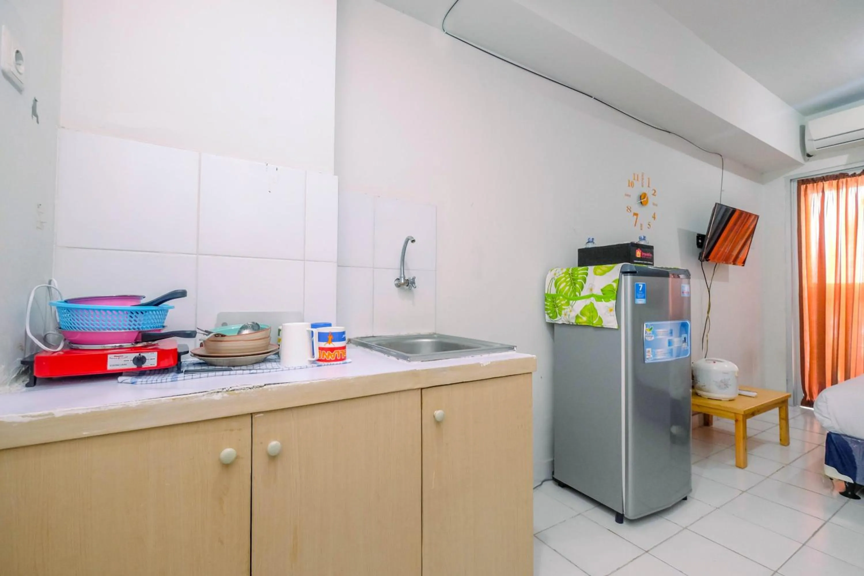 Comfortable and Homey Studio Apartment at Dramaga Tower near IPB By Travelio