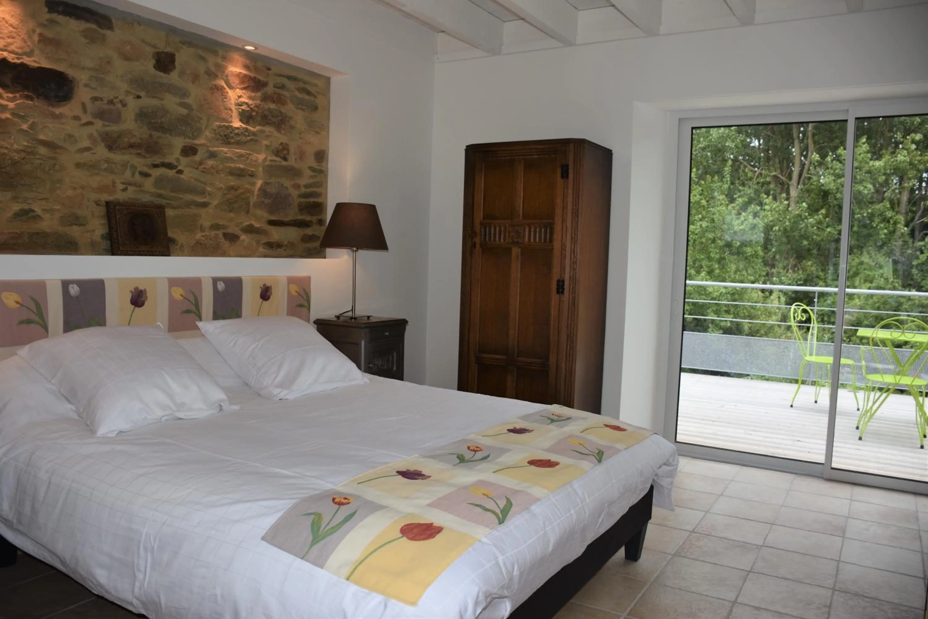 Photo of the whole room, Bed in Domaine des Fougères