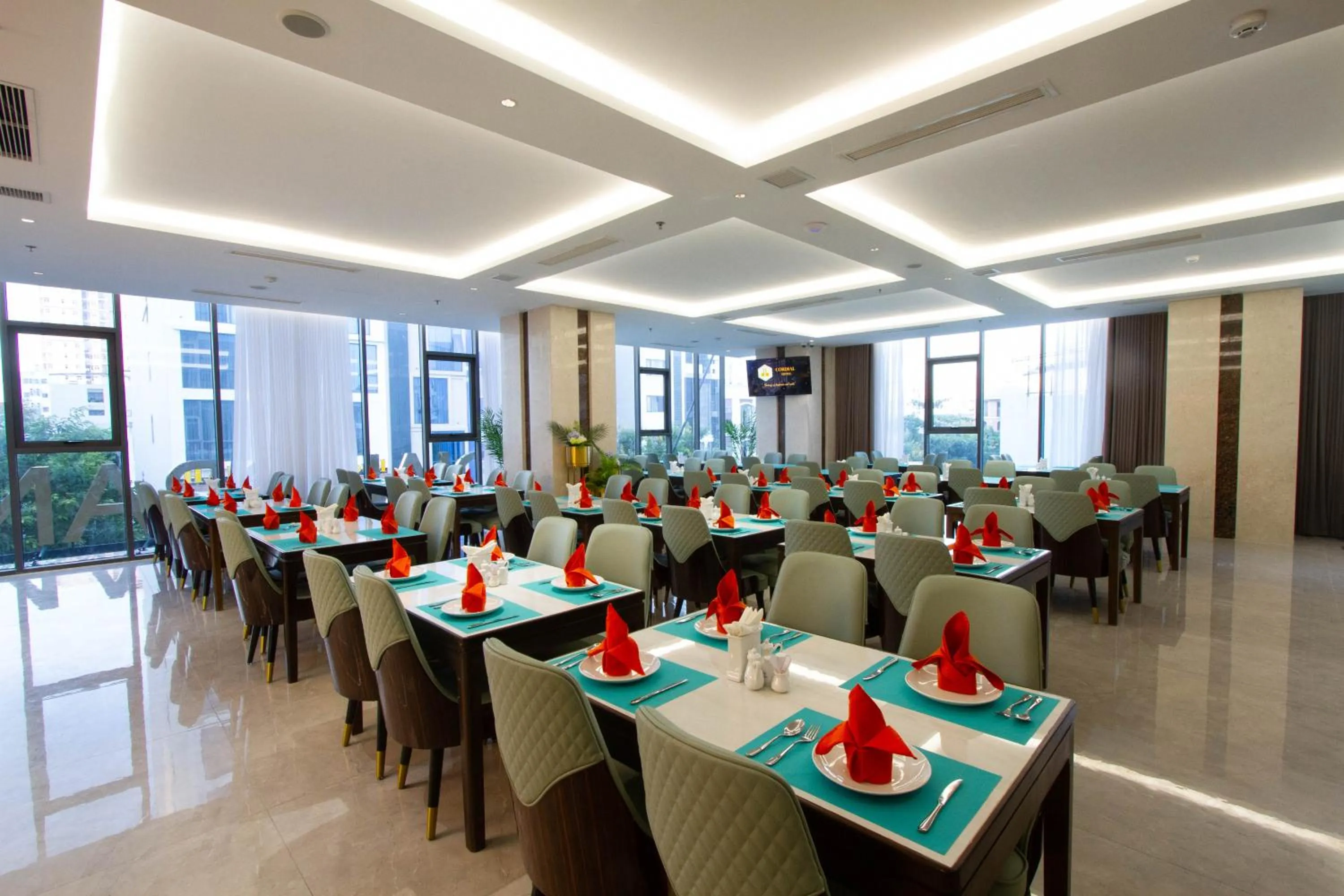 Restaurant/places to eat in Cordial Grand Hotel Da Nang Beach - Infinity Rooftop Pool