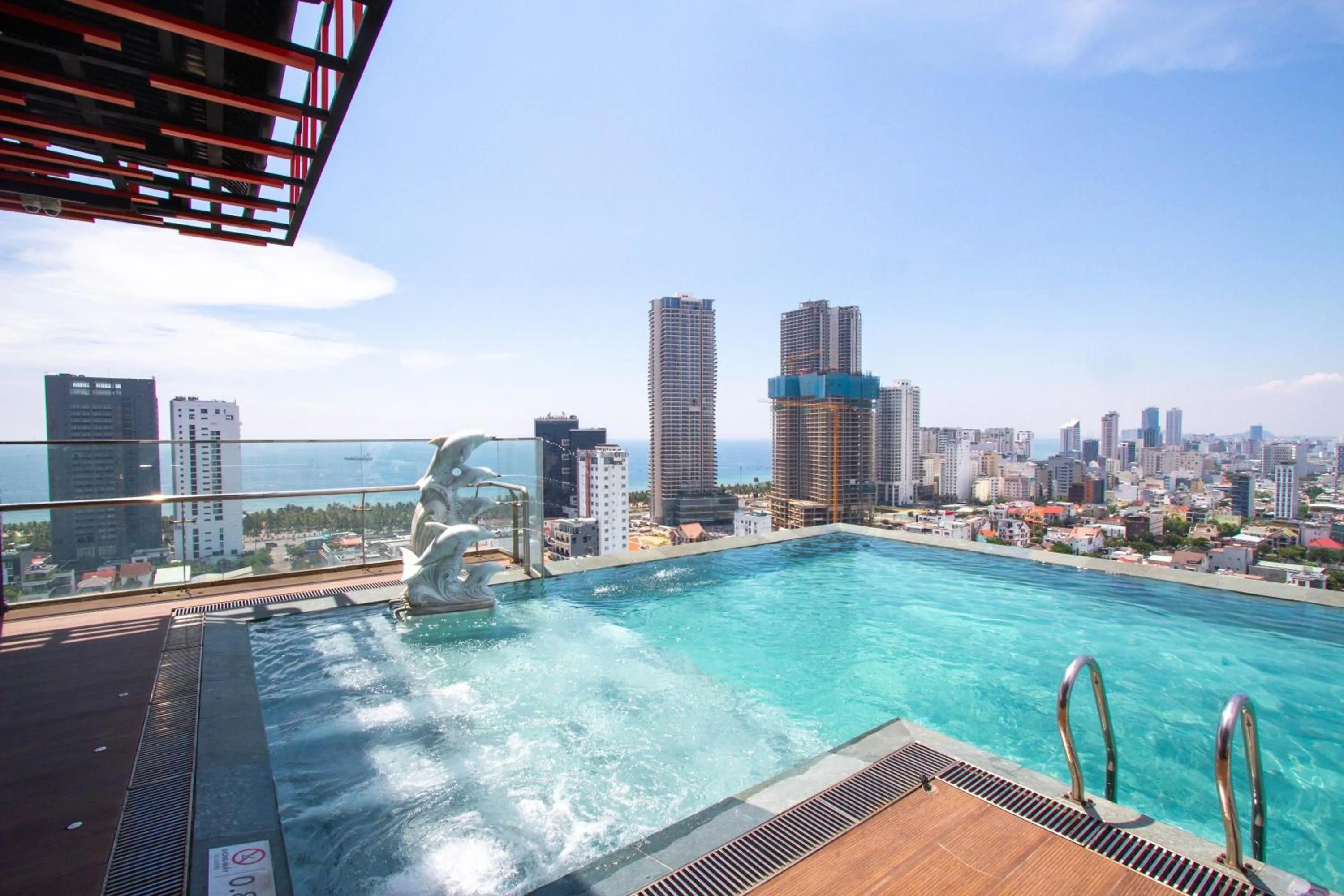 Property building in Cordial Grand Hotel Da Nang Beach - Infinity Rooftop Pool