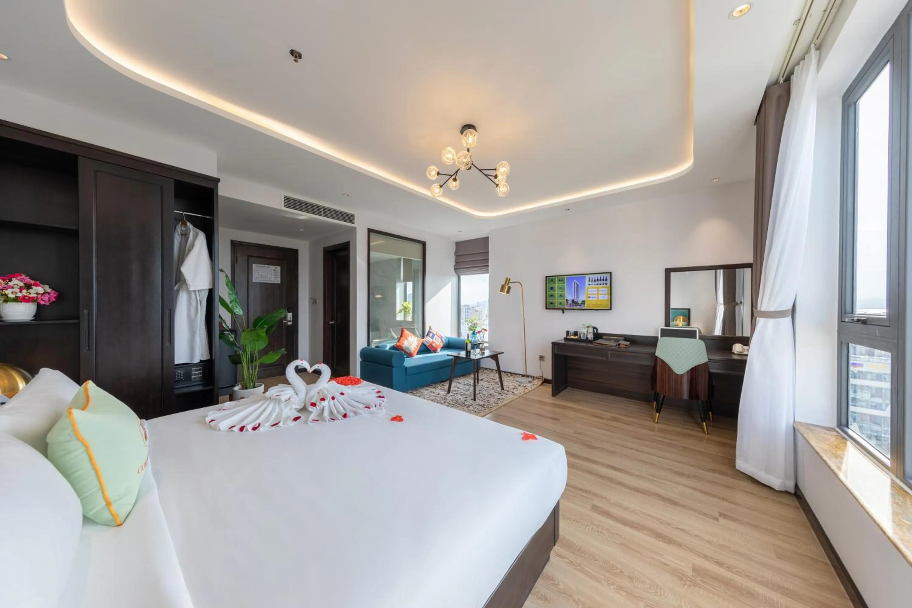 Bed in Cordial Grand Hotel Da Nang Beach - Infinity Rooftop Pool