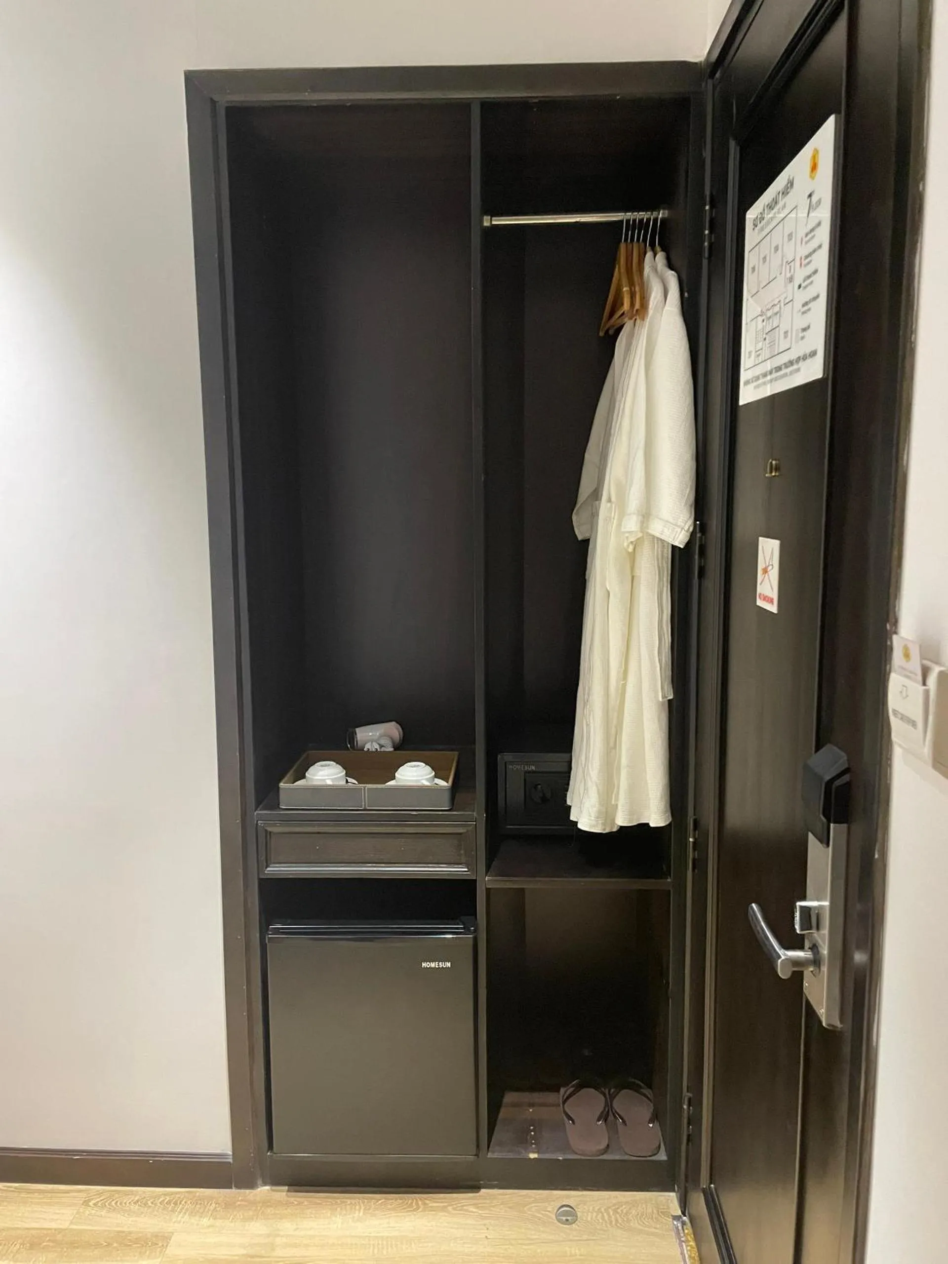 towels in Cordial Grand Hotel Da Nang Beach - Infinity Rooftop Pool