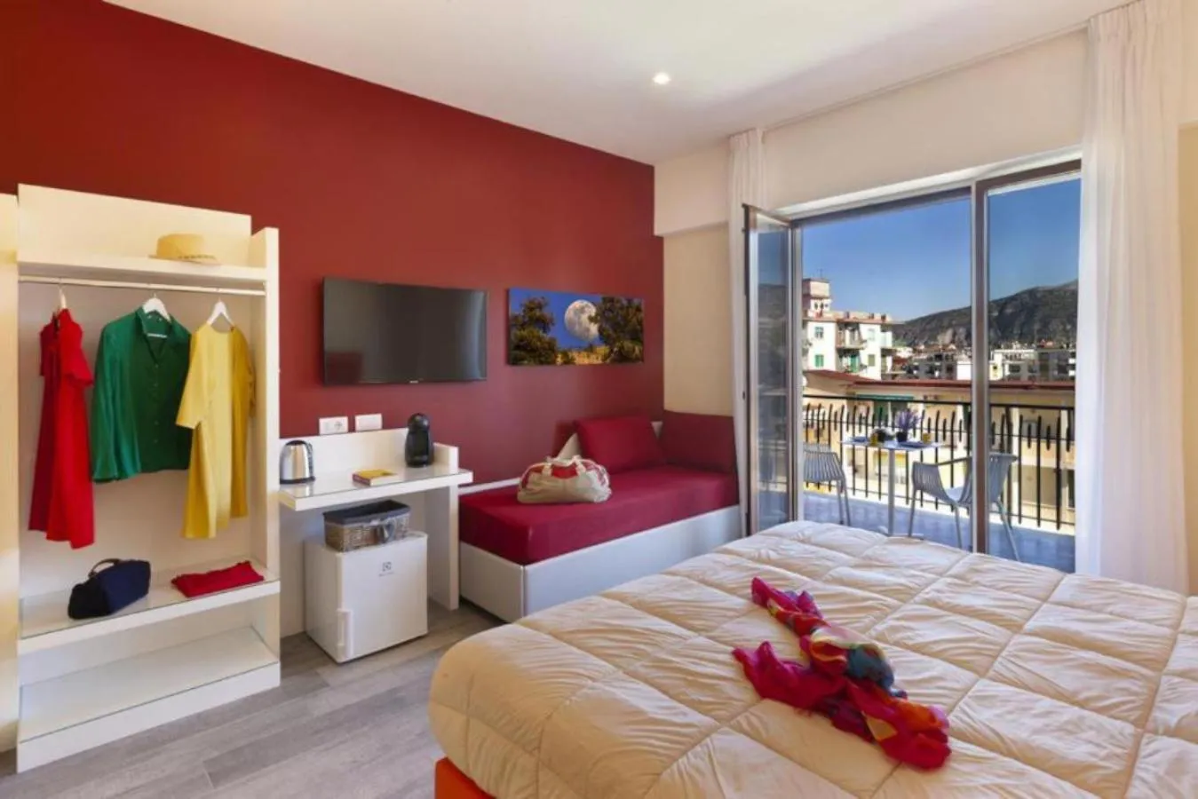 View (from property/room), Bed in Parco Tasso Guest House