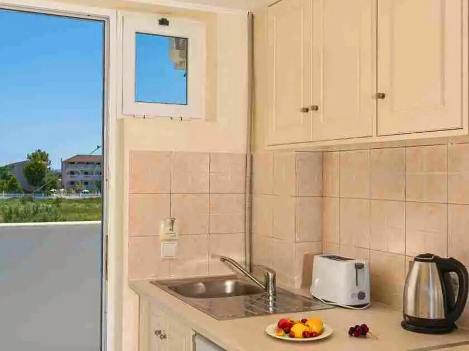 Coffee/tea facilities in Manousis ApartHotel