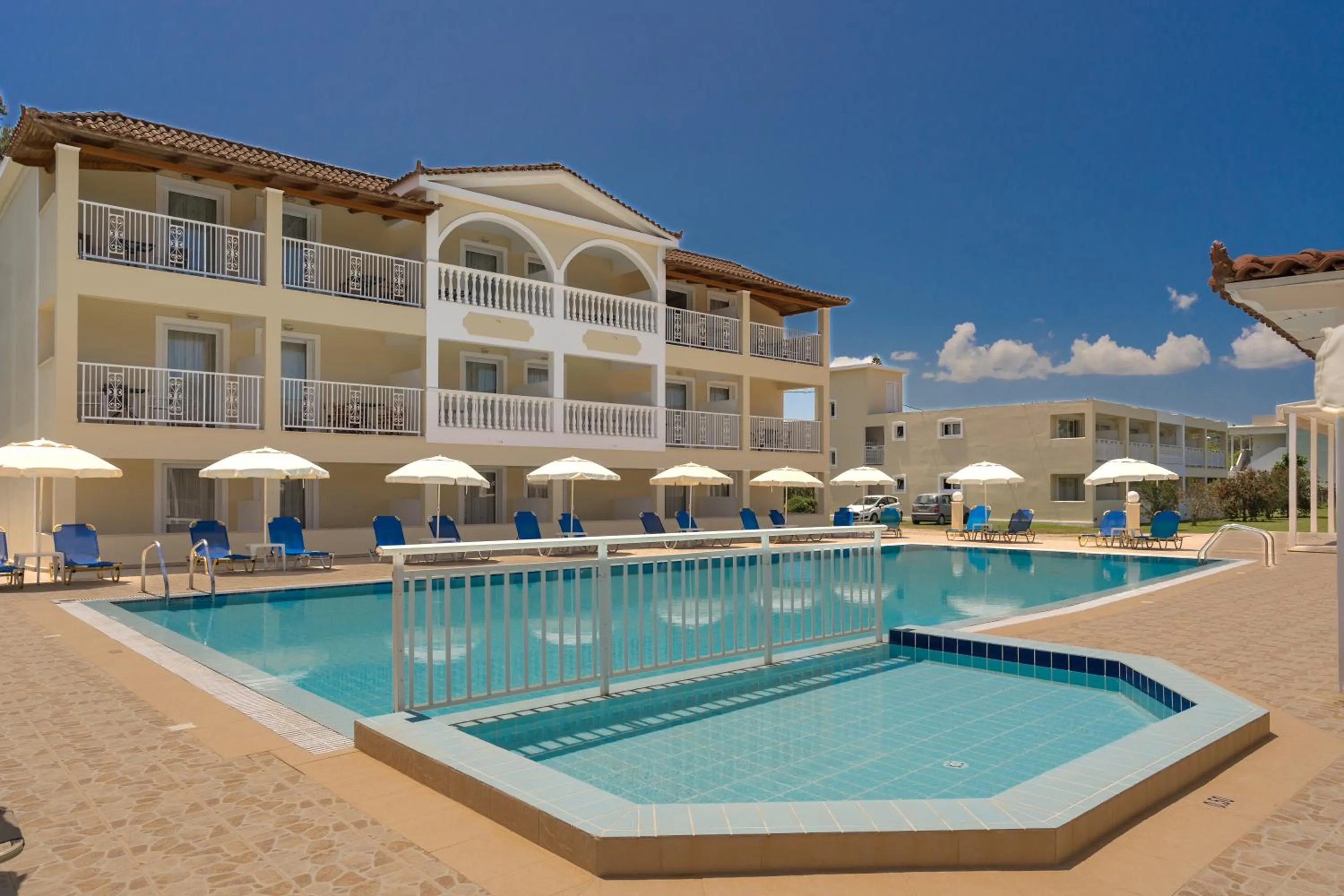 Swimming pool in Manousis ApartHotel