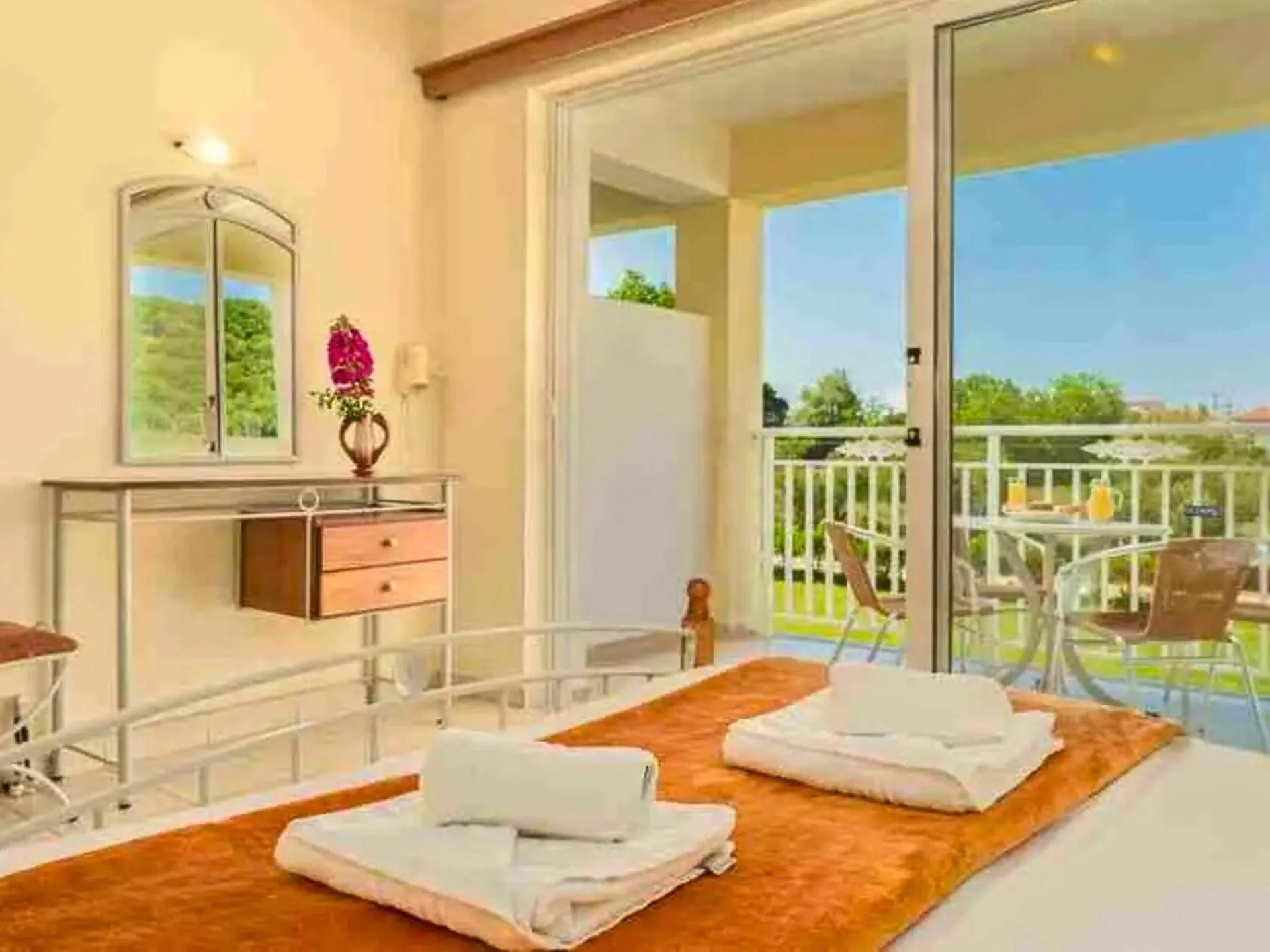 Patio, Bed in Manousis ApartHotel