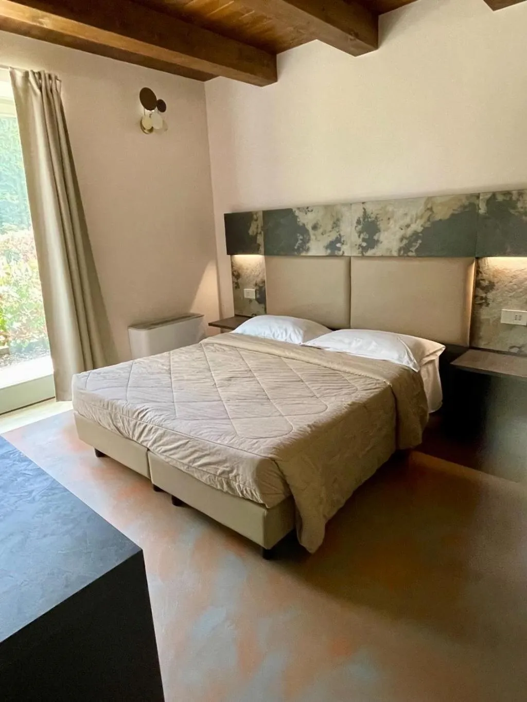 Bedroom, Bed in Modus Aquae