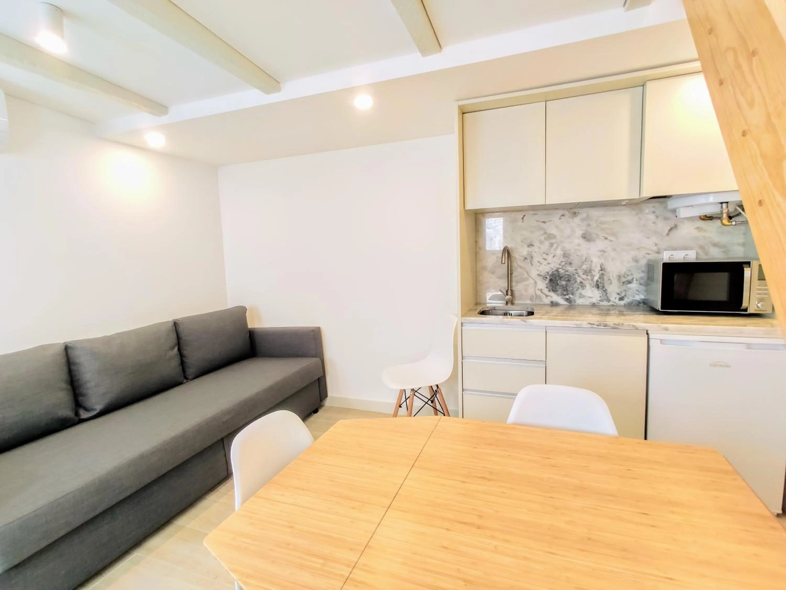 Kitchen or kitchenette in Bombarda Cinema Apartments