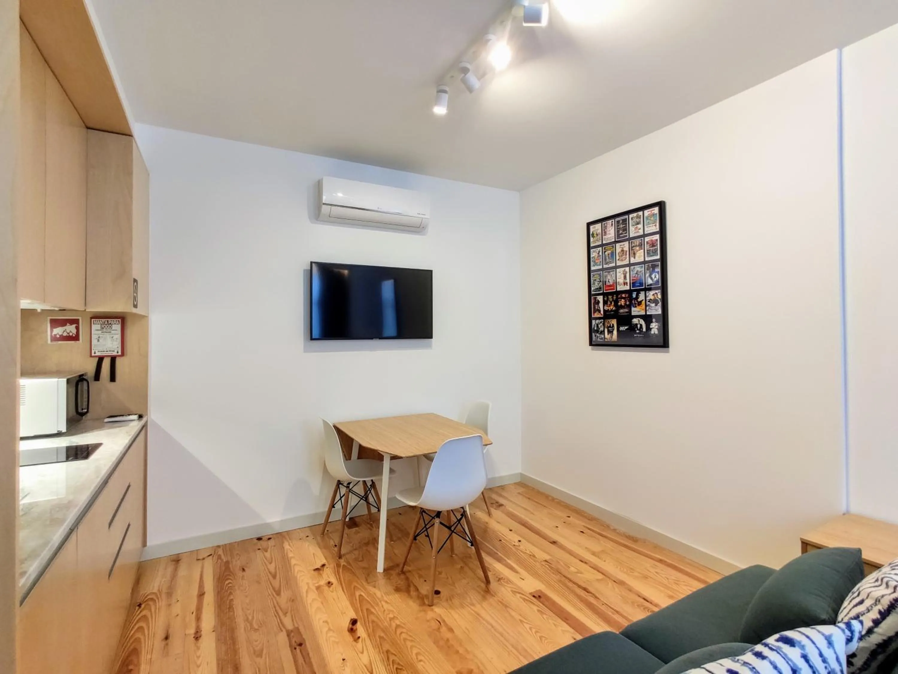 TV and multimedia in Bombarda Cinema Apartments