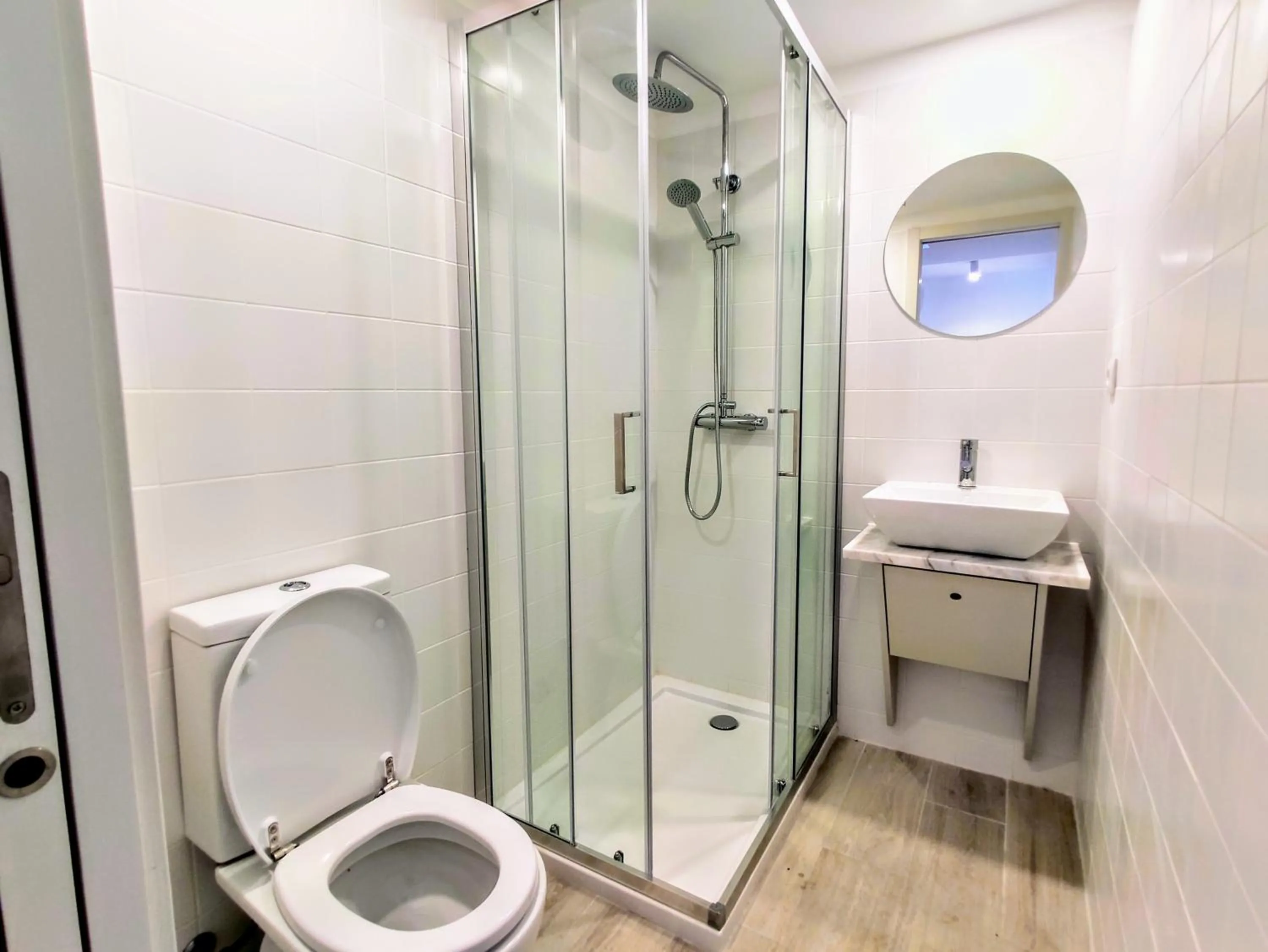 Bathroom in Bombarda Cinema Apartments