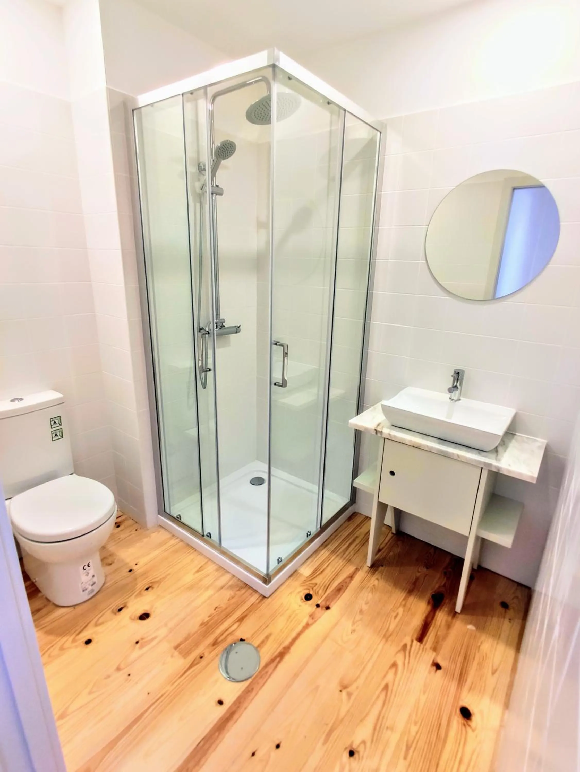 Shower in Bombarda Cinema Apartments