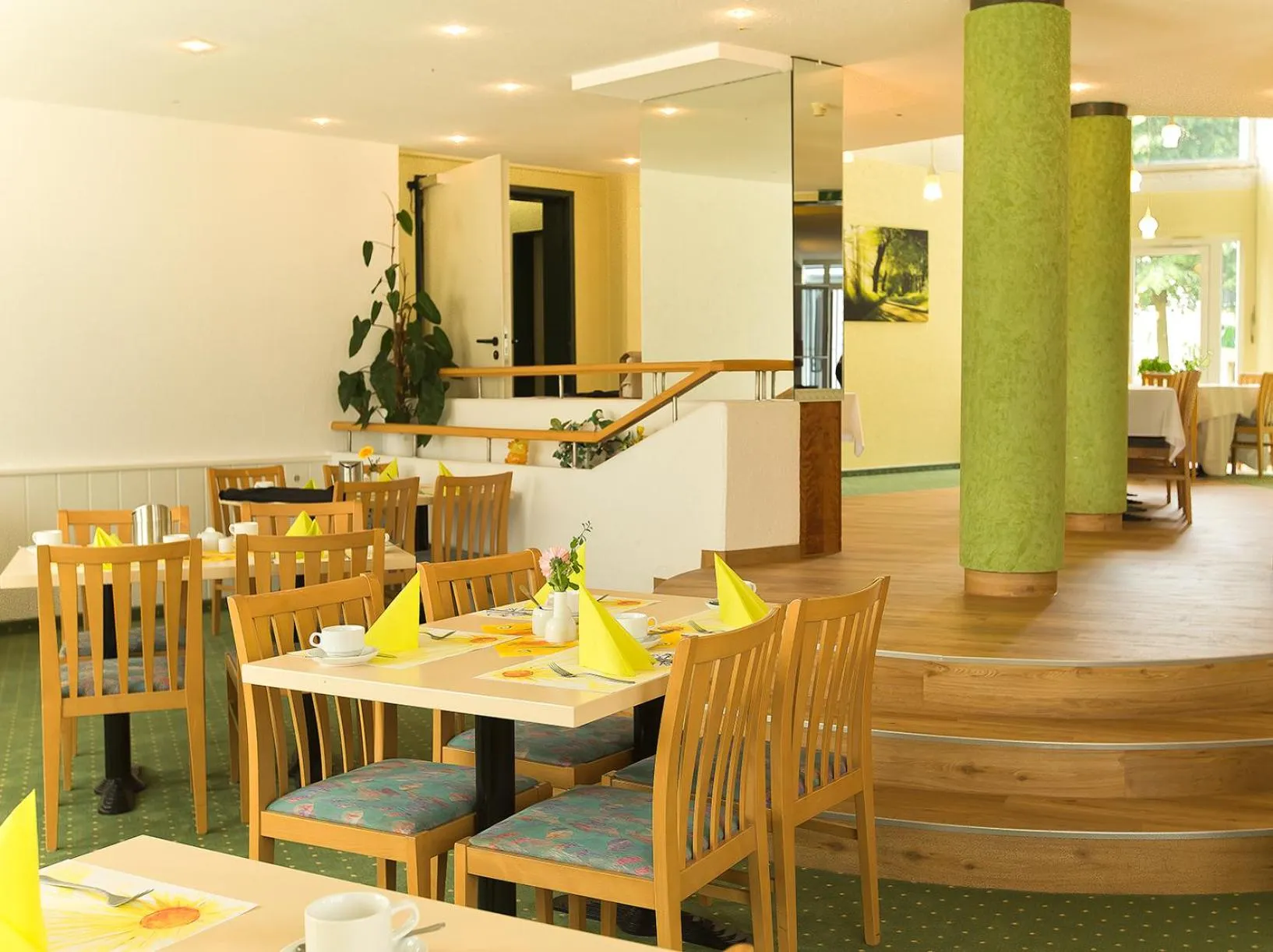 Restaurant/places to eat in Apart Hotel Gera