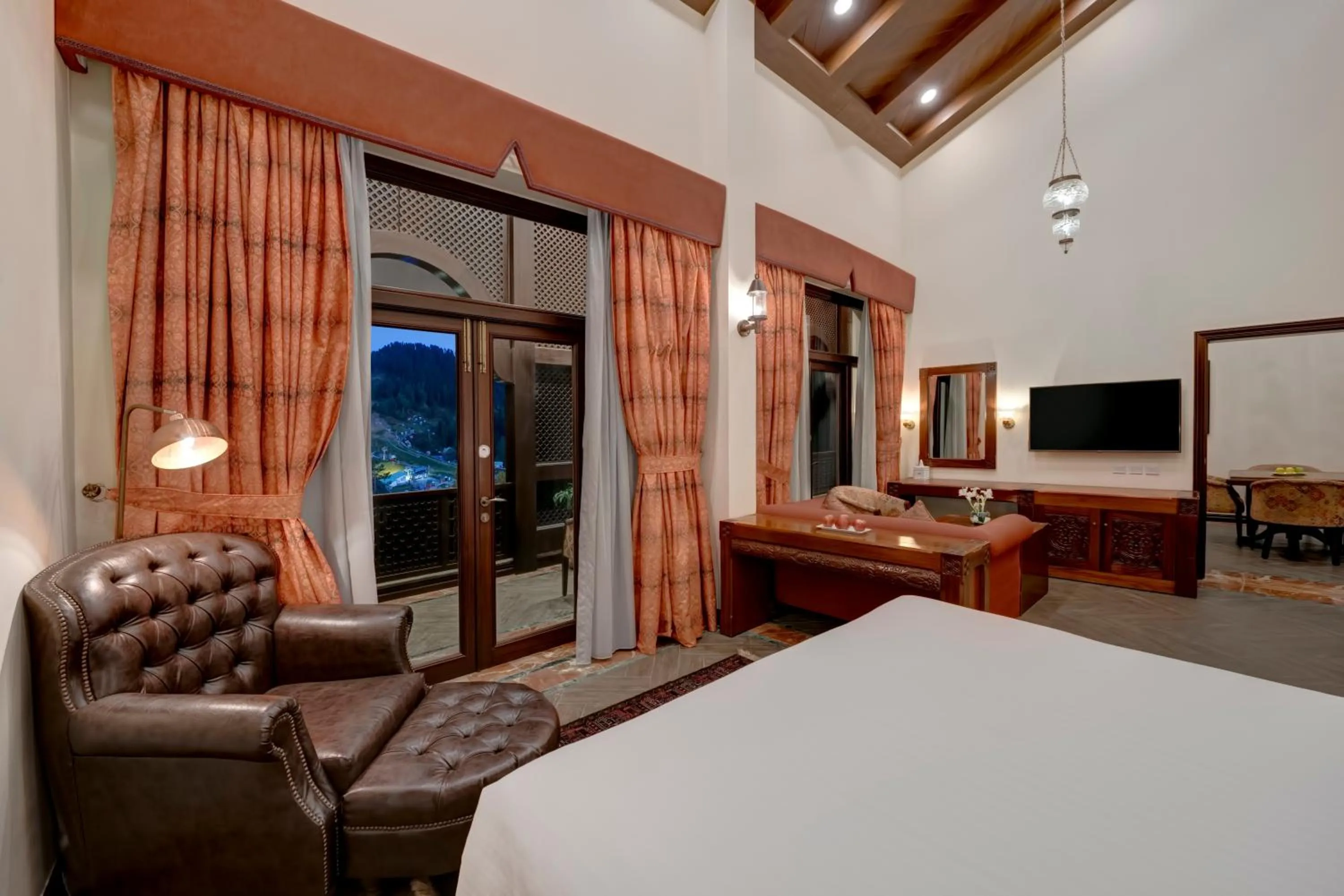 Bed in Pearl Continental Hotel Malam Jabba