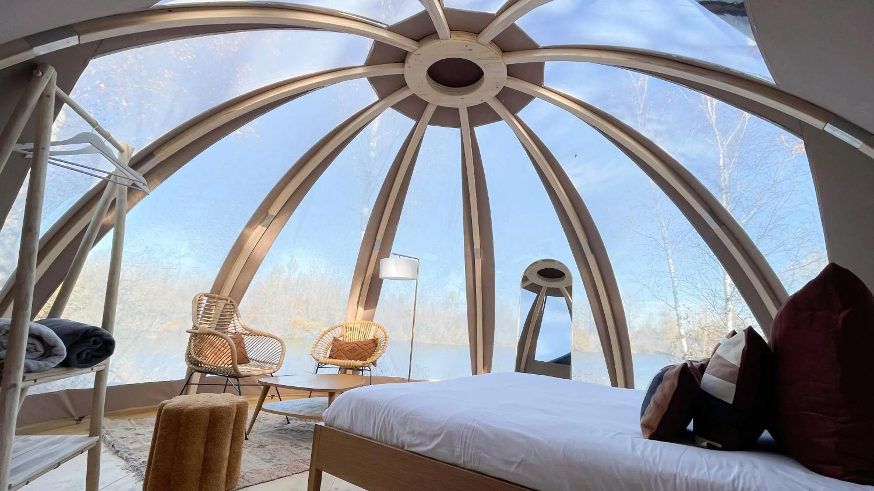 Photo of the whole room, Bed in Les Etangs de la Bassée