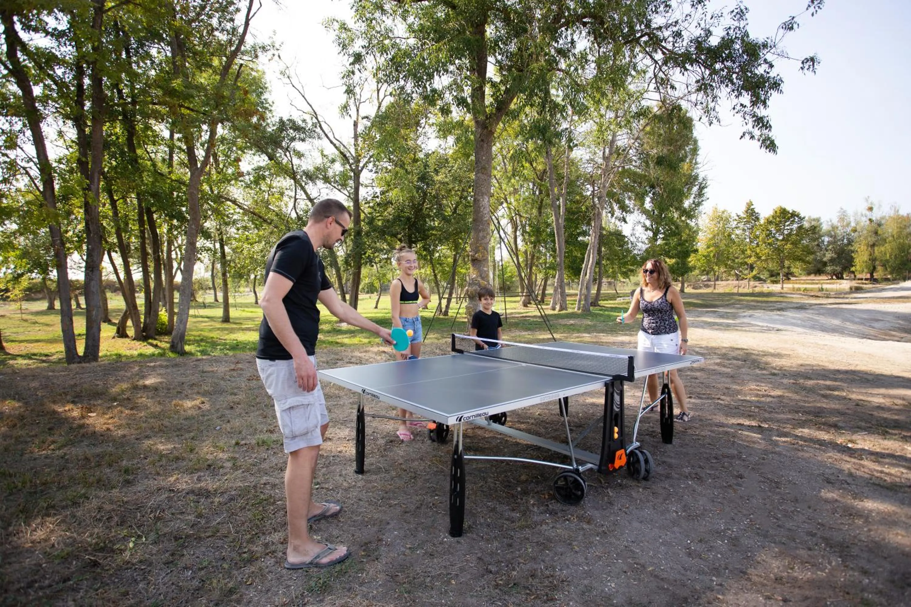 Table tennis in Les Etangs de la Bassée