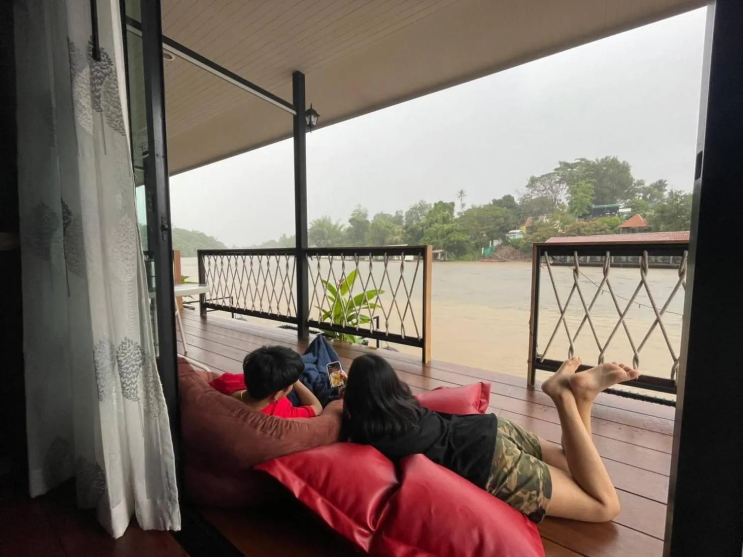 group of guests in Rimwang The River Life