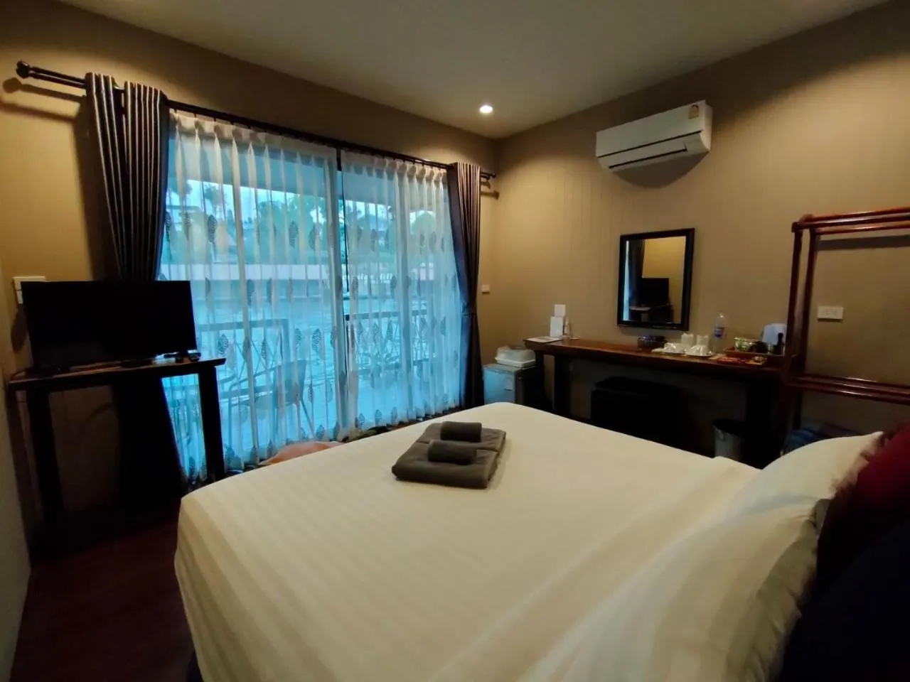 Bedroom, Bed in Rimwang The River Life