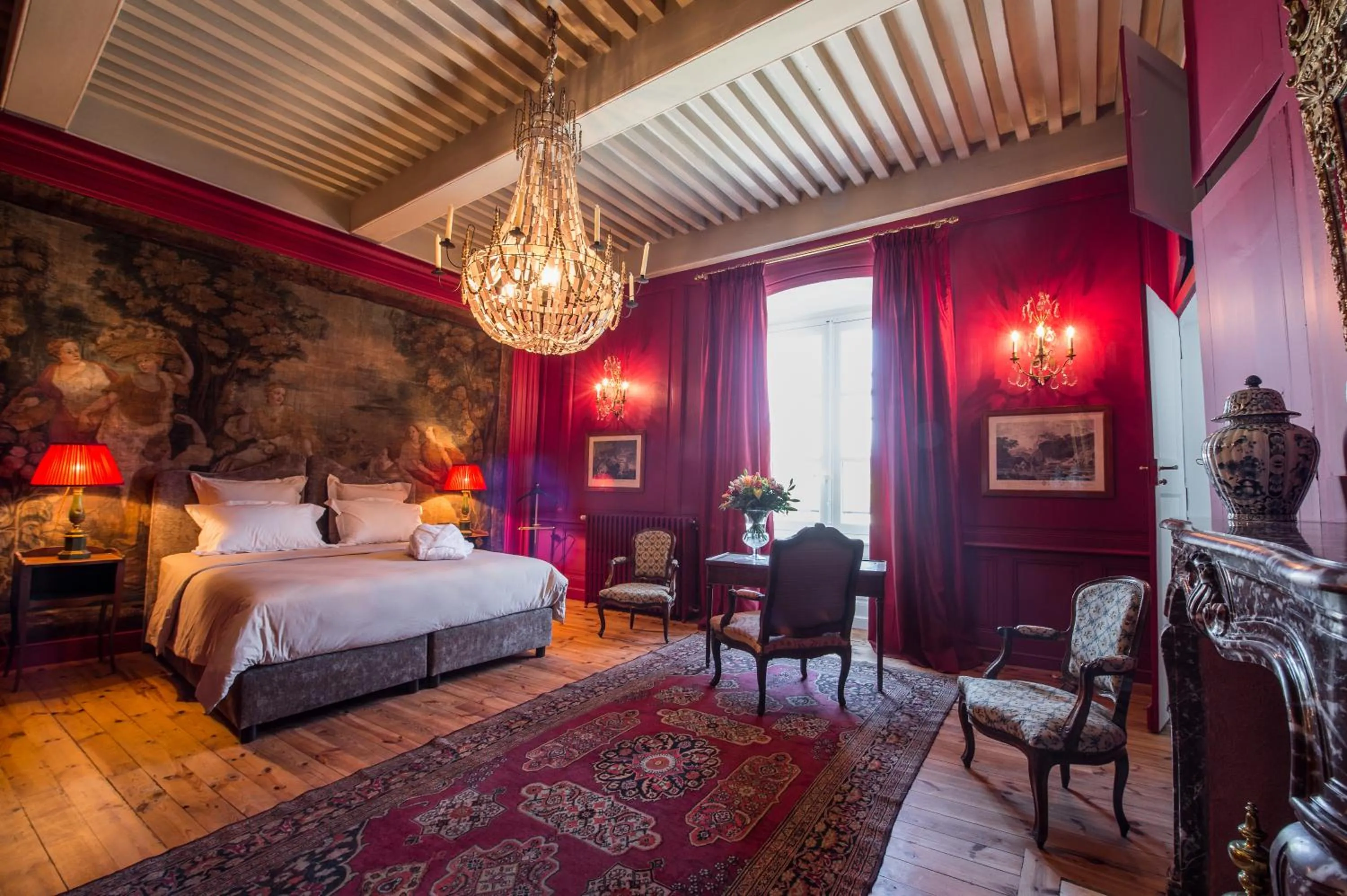 Property building, Bed in Domaine de Chalaniat