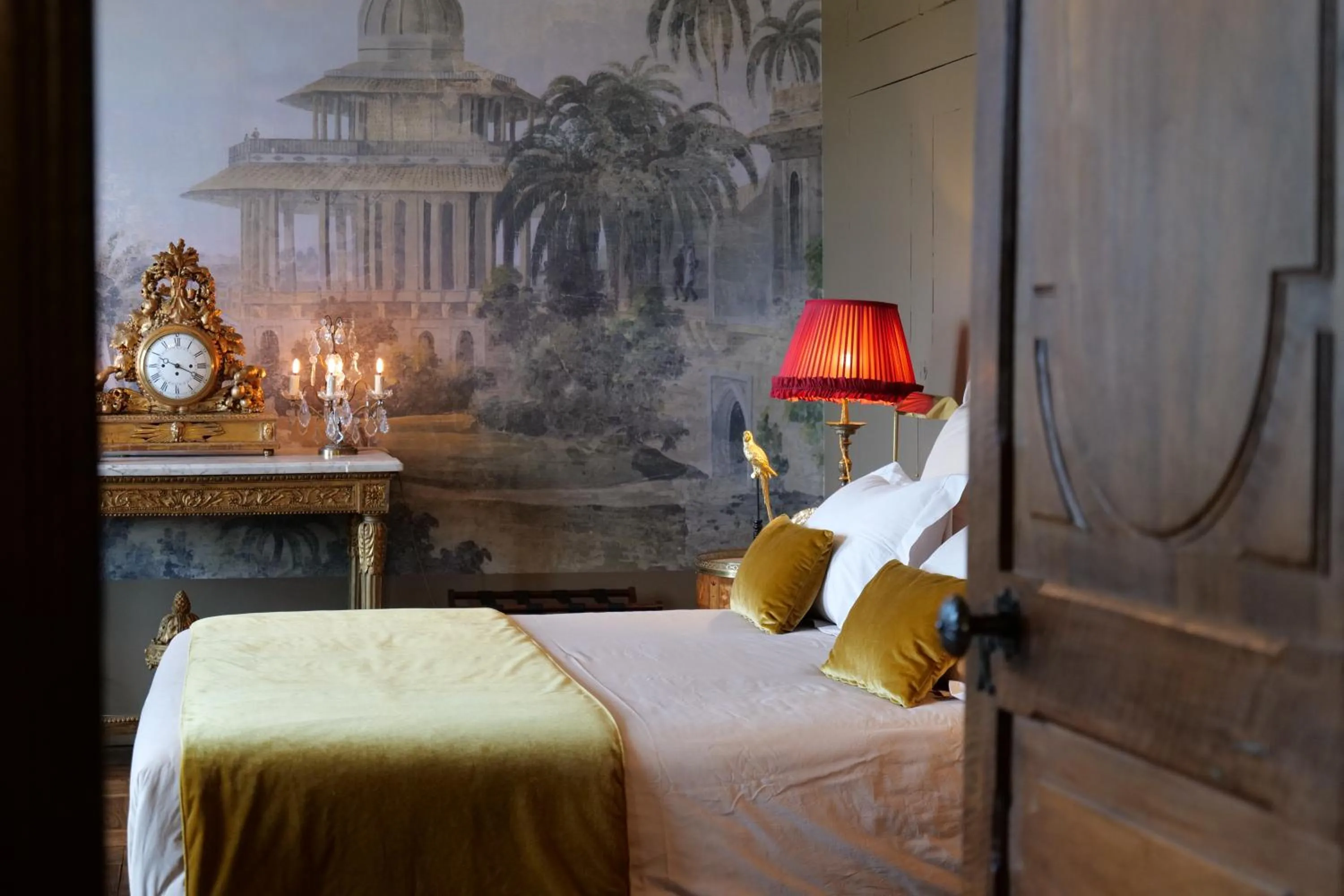 Property building, Bed in Domaine de Chalaniat