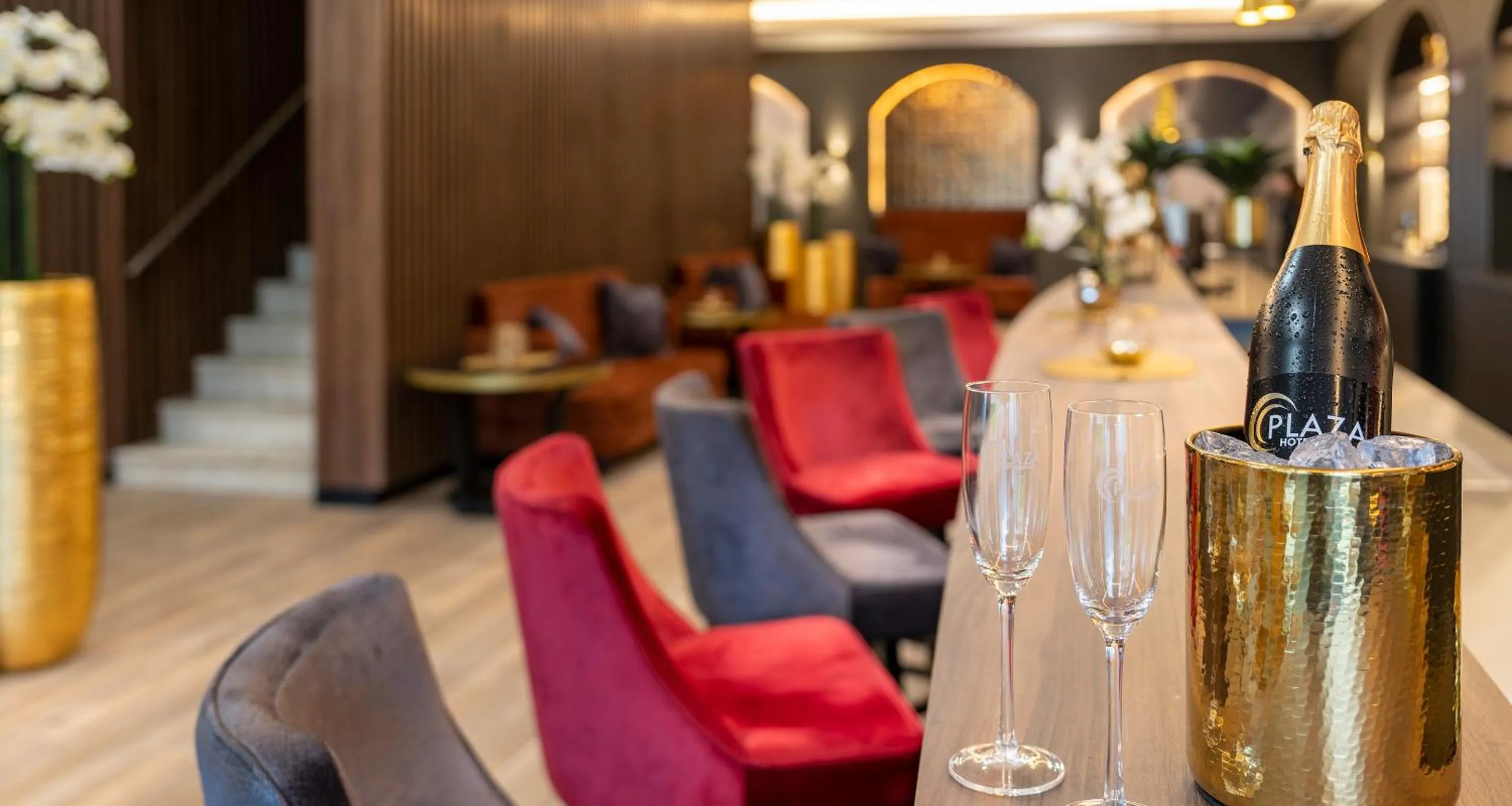 Lounge or bar in PLAZA Premium Columbus Bremen