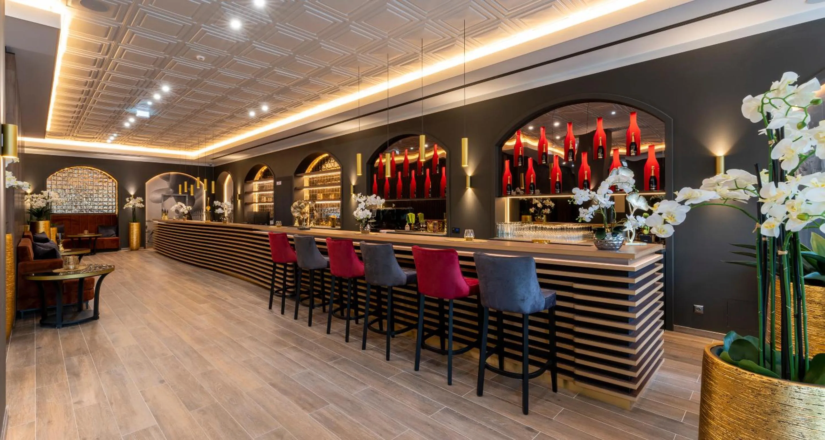 Lobby or reception in PLAZA Premium Columbus Bremen