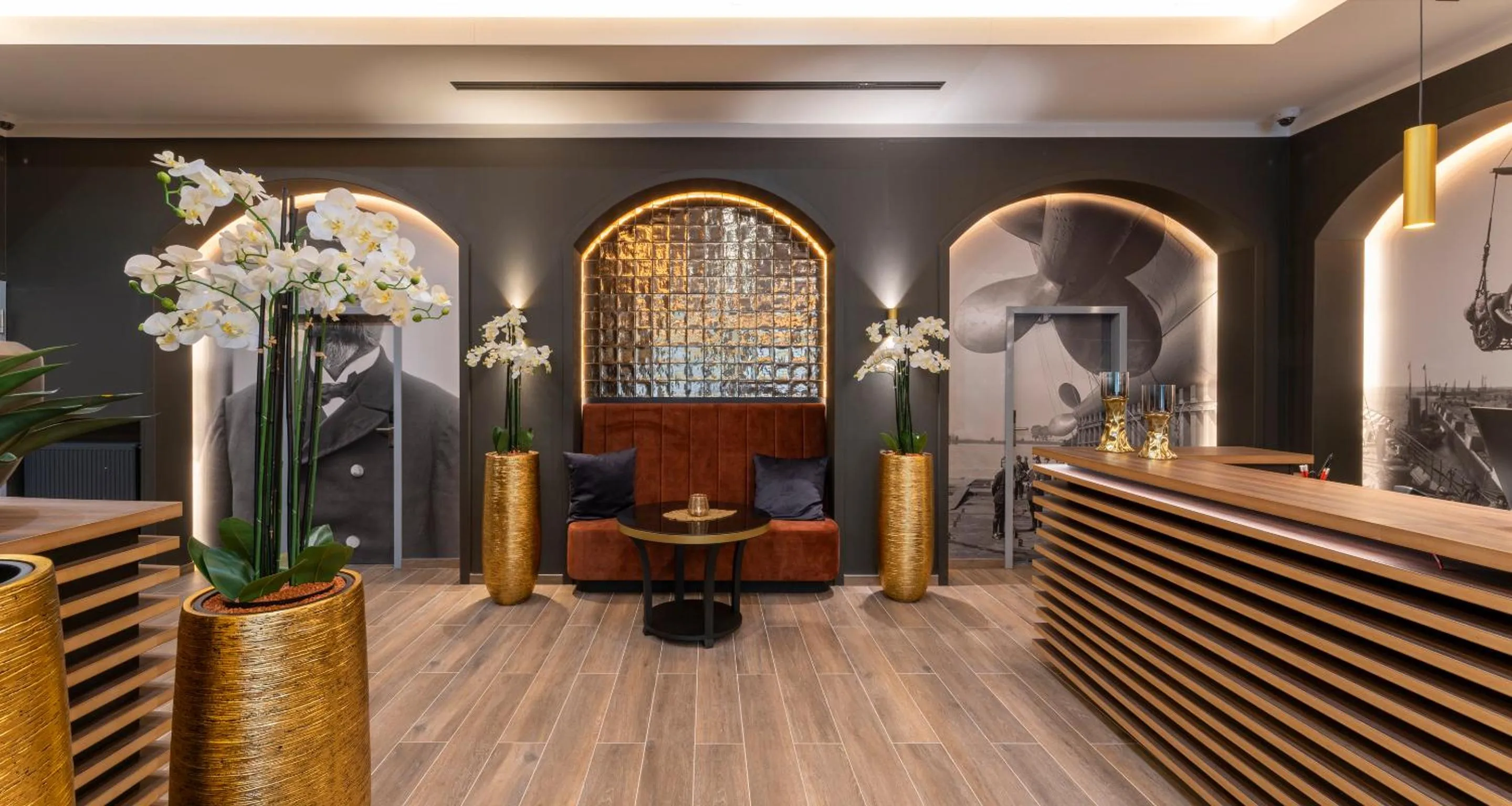 Lobby or reception in PLAZA Premium Columbus Bremen