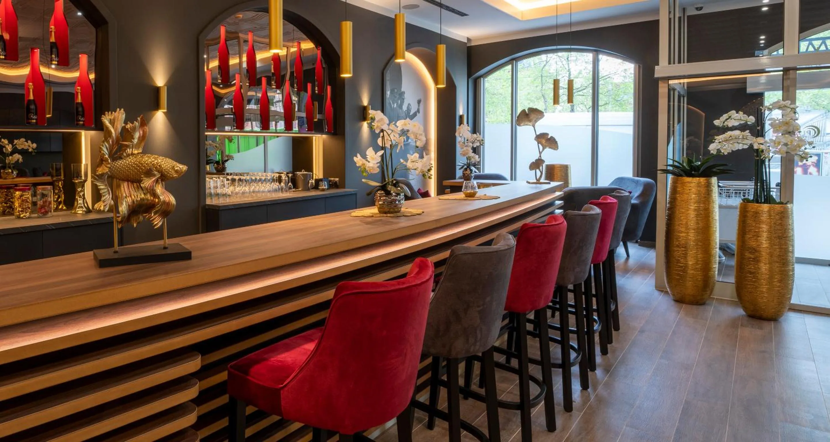 Lounge or bar in PLAZA Premium Columbus Bremen