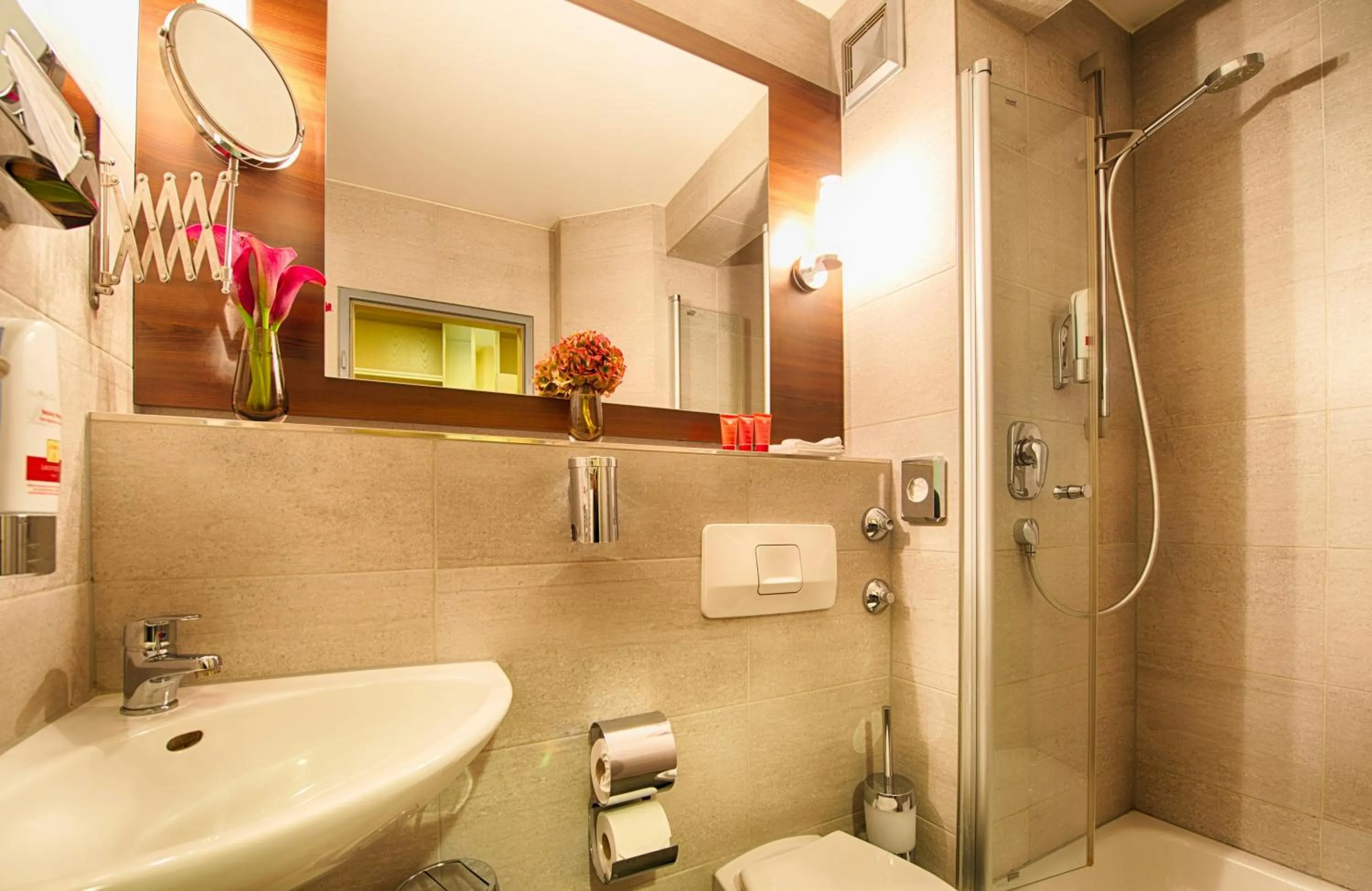 Bathroom in Leonardo Hotel München City West