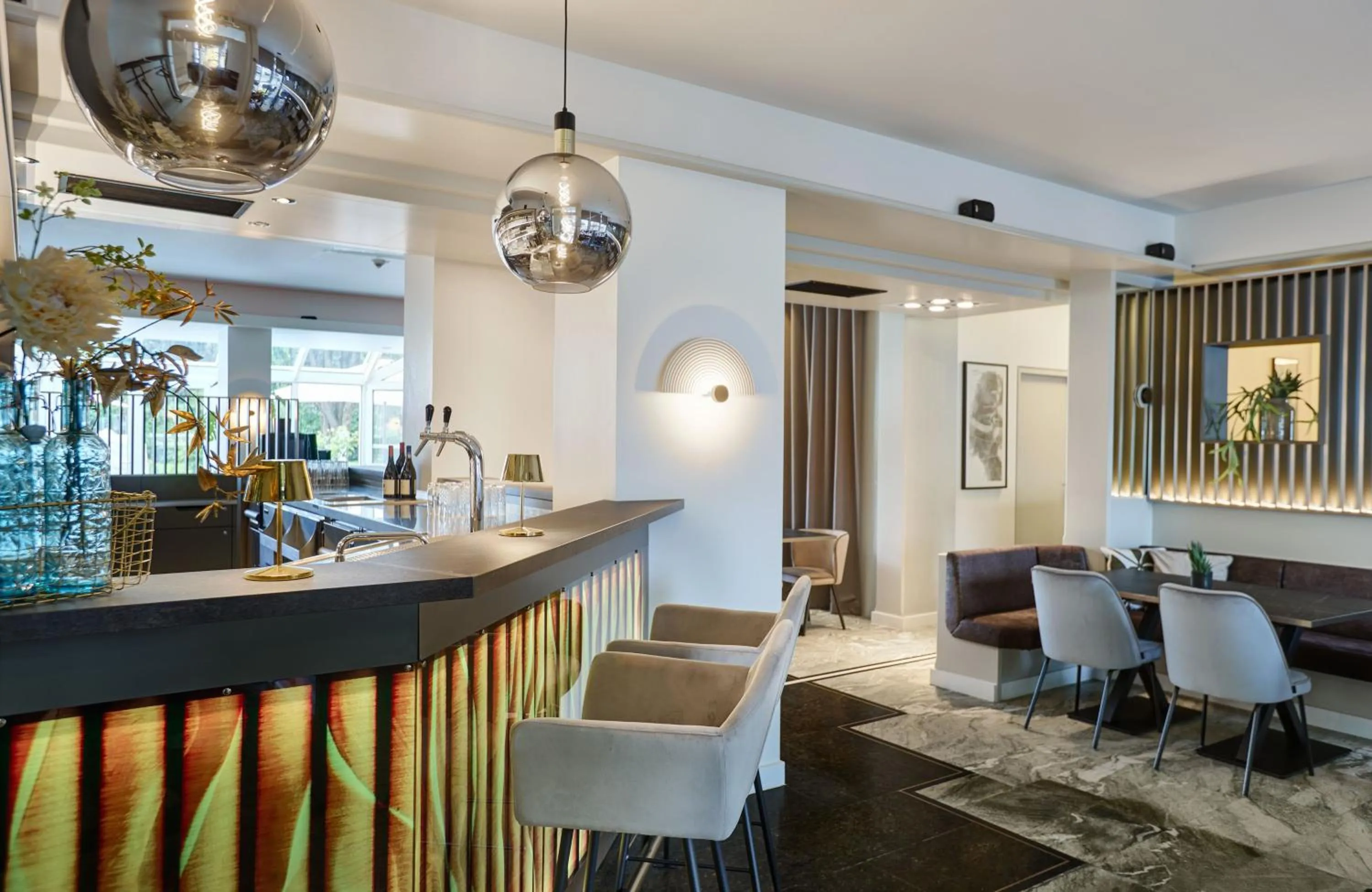 Lounge or bar in Leonardo Hotel München City West