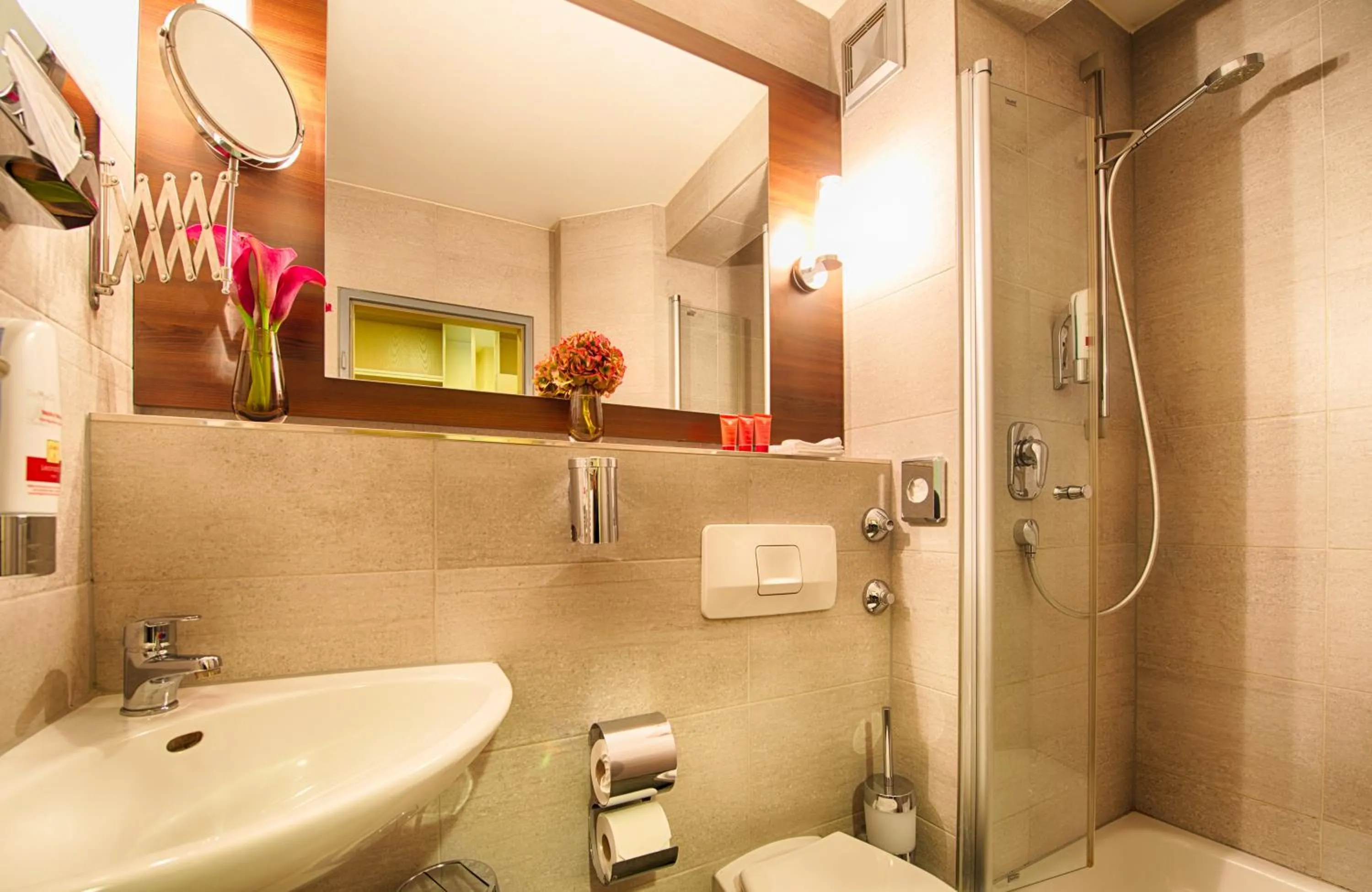 Bathroom in Leonardo Hotel München City West