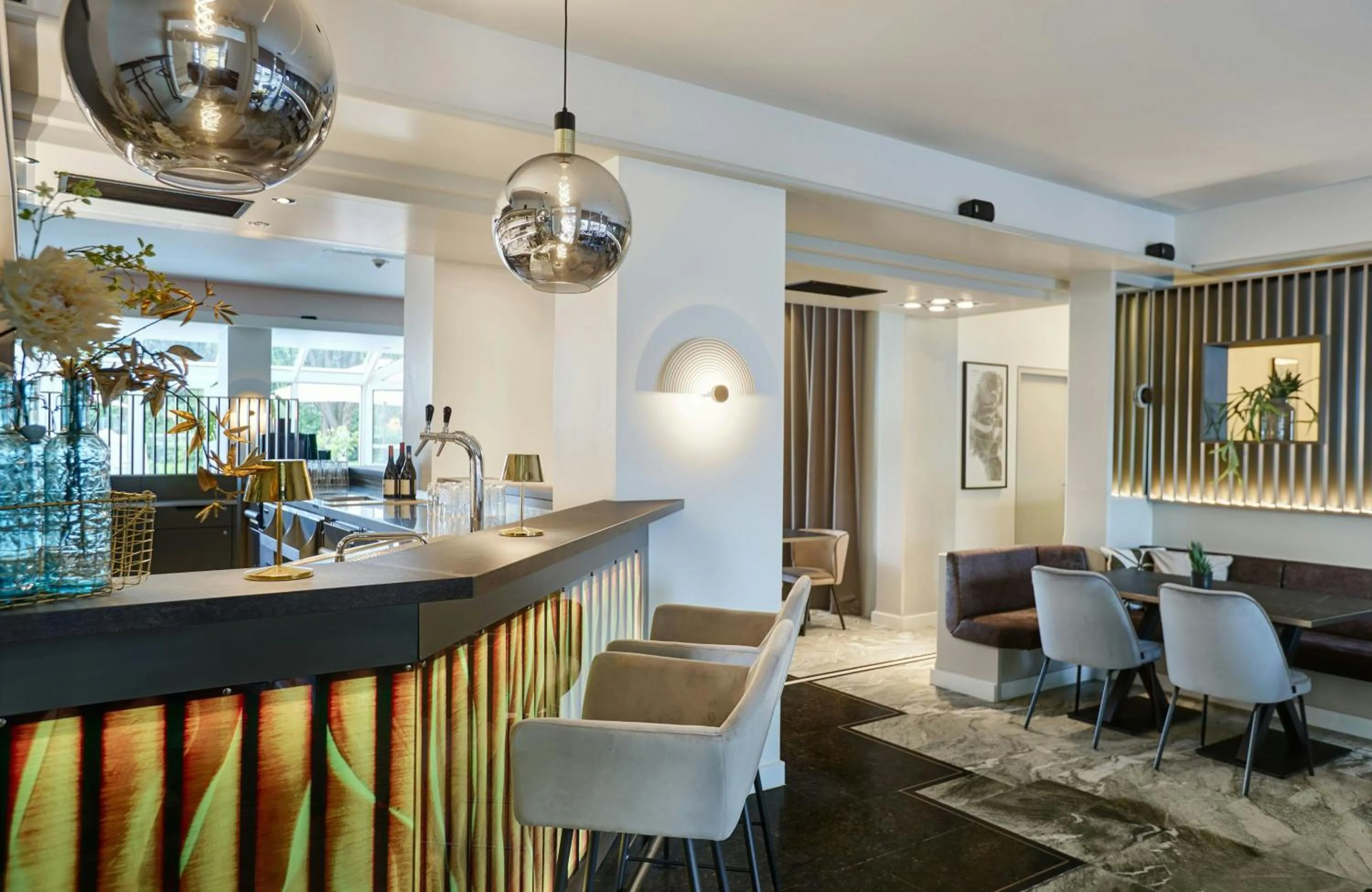 Lounge or bar in Leonardo Hotel München City West