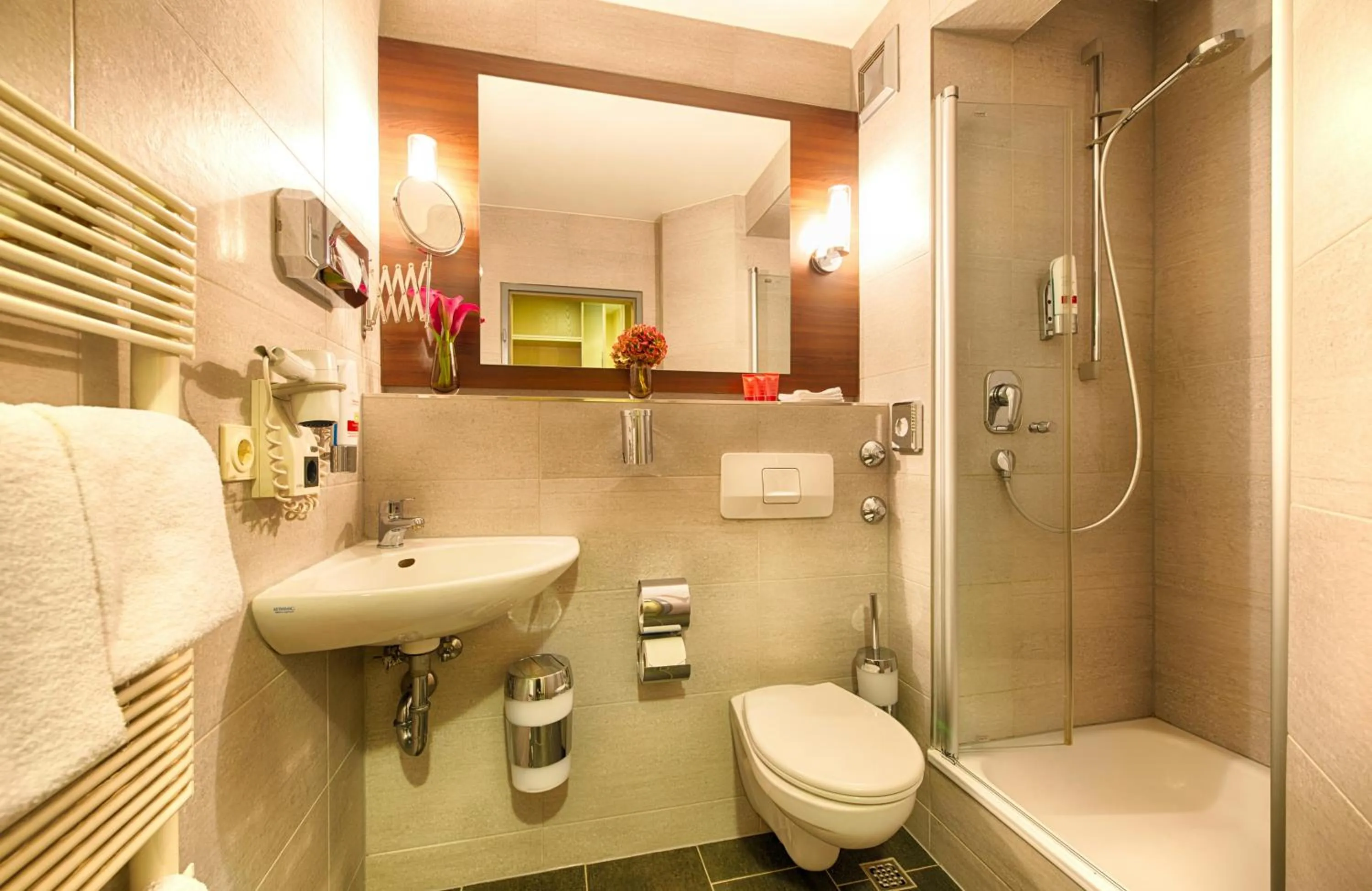 Bathroom in Leonardo Hotel München City West