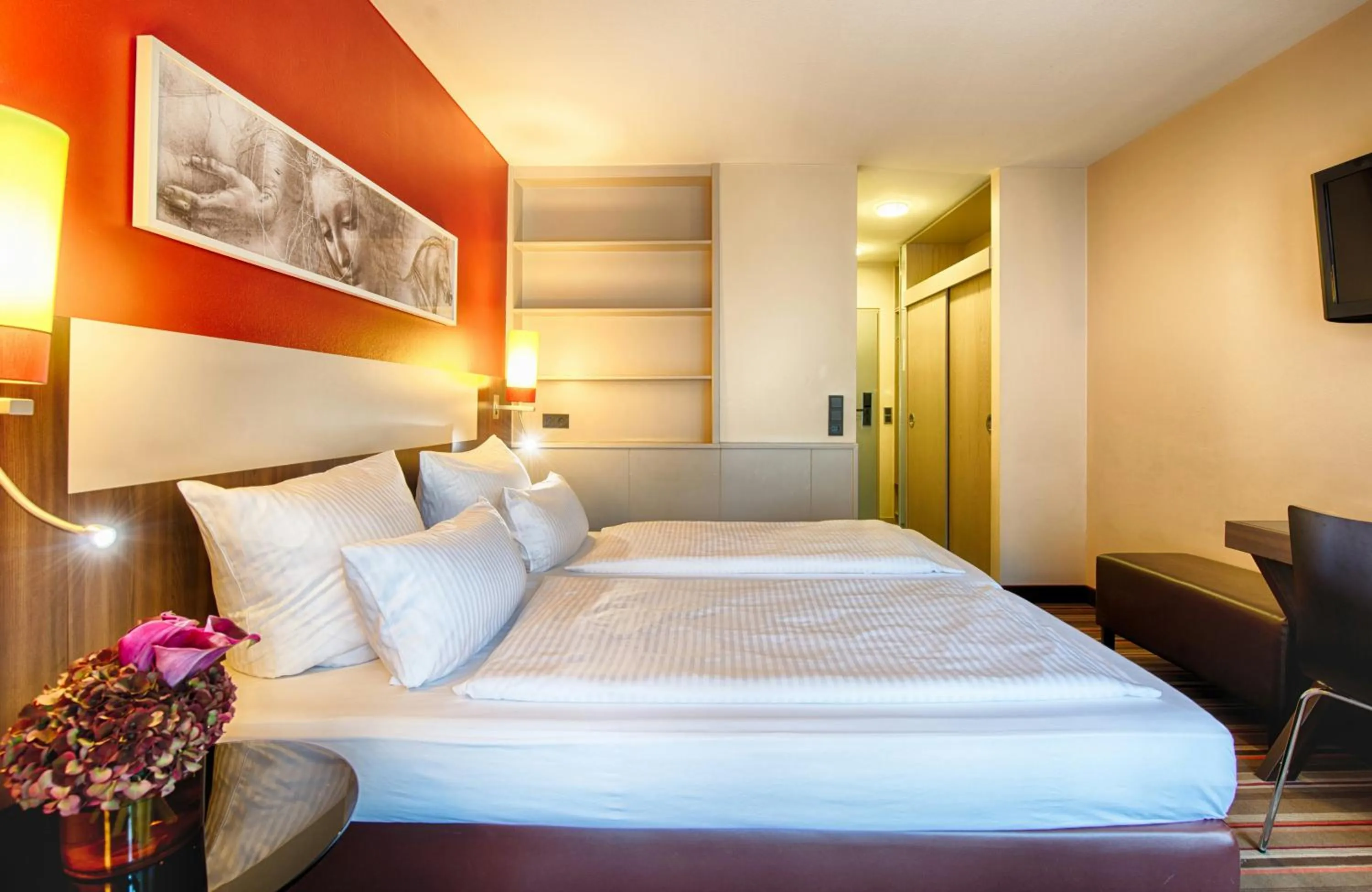 Bedroom, Bed in Leonardo Hotel München City West