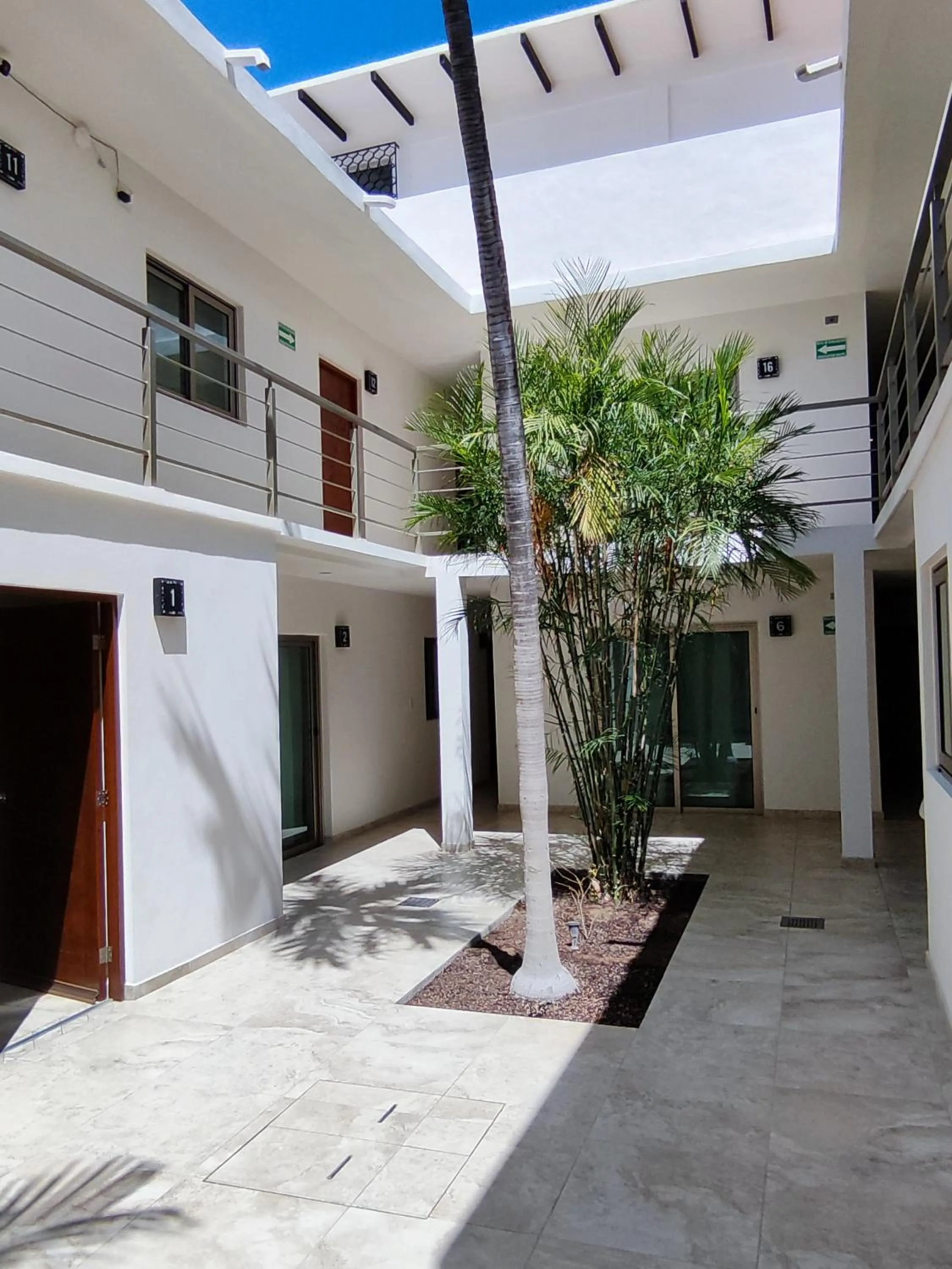 Property building in Hotel Lorimar