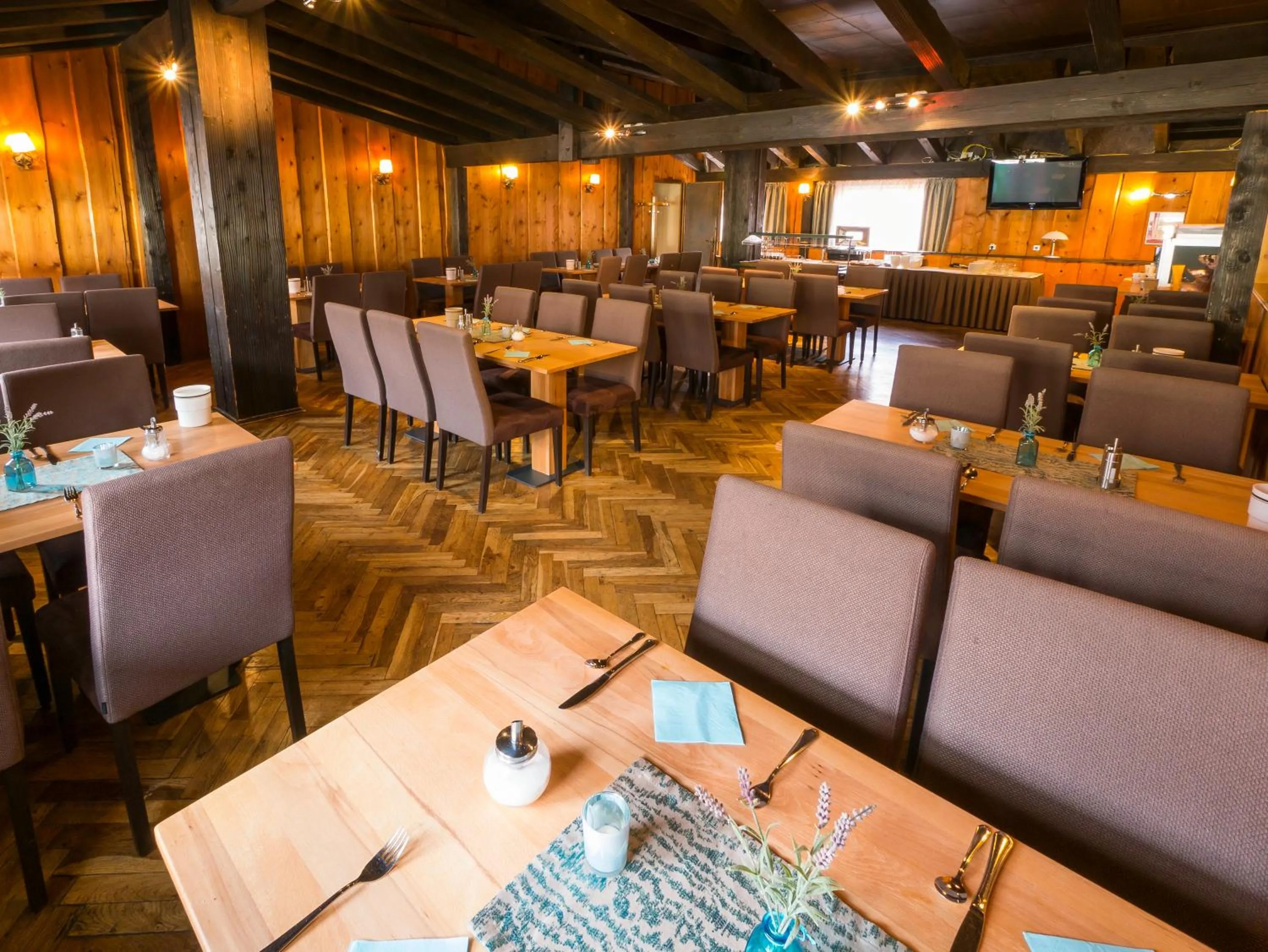 Restaurant/places to eat in Hotel Löwen Garni - B&B