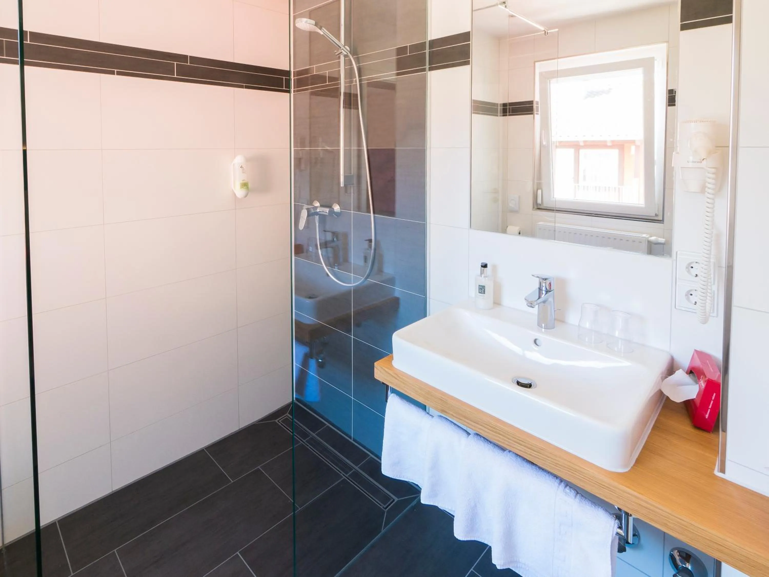 Shower in Hotel Löwen Garni - B&B