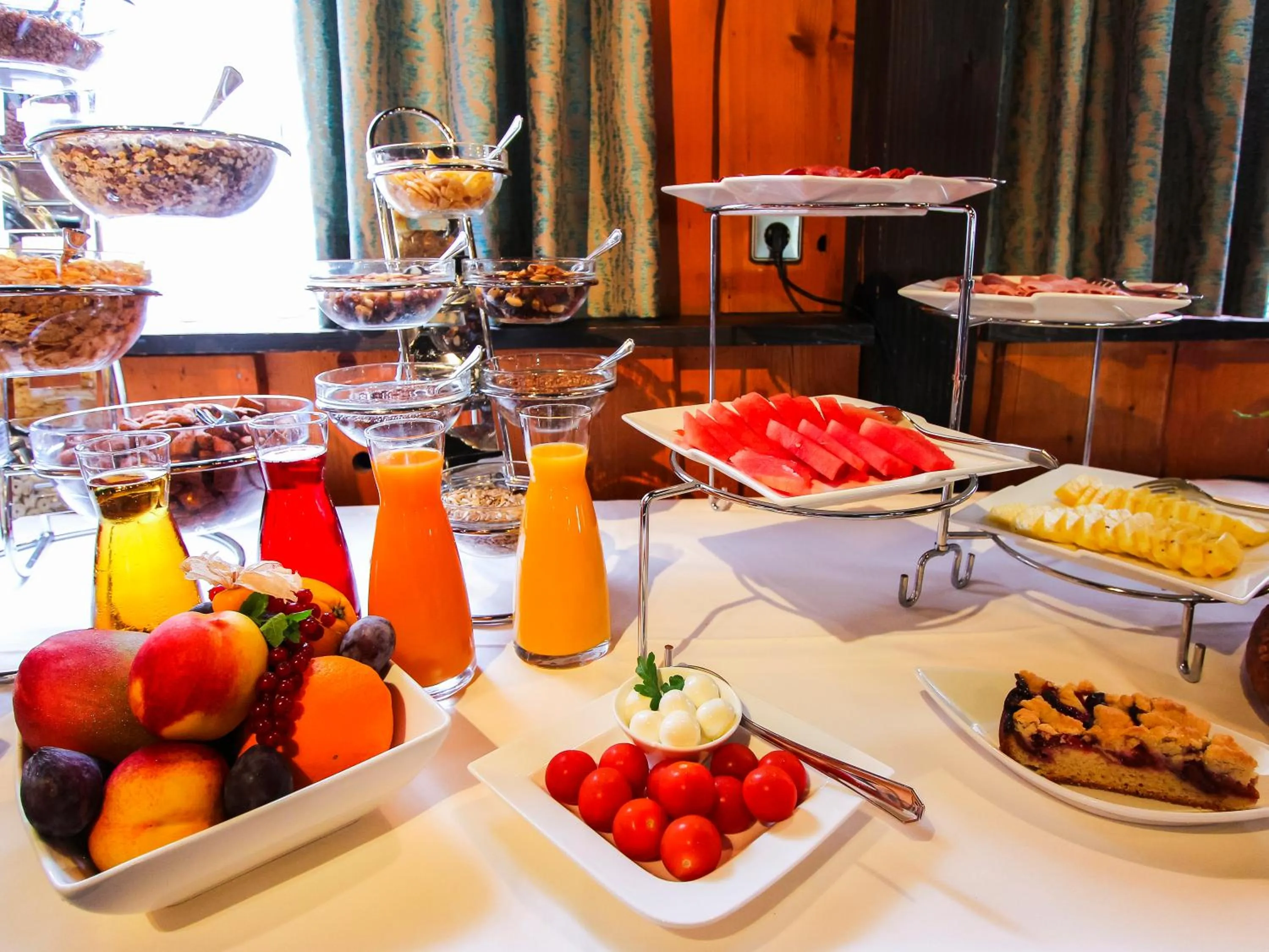 Buffet breakfast in Hotel Löwen Garni - B&B