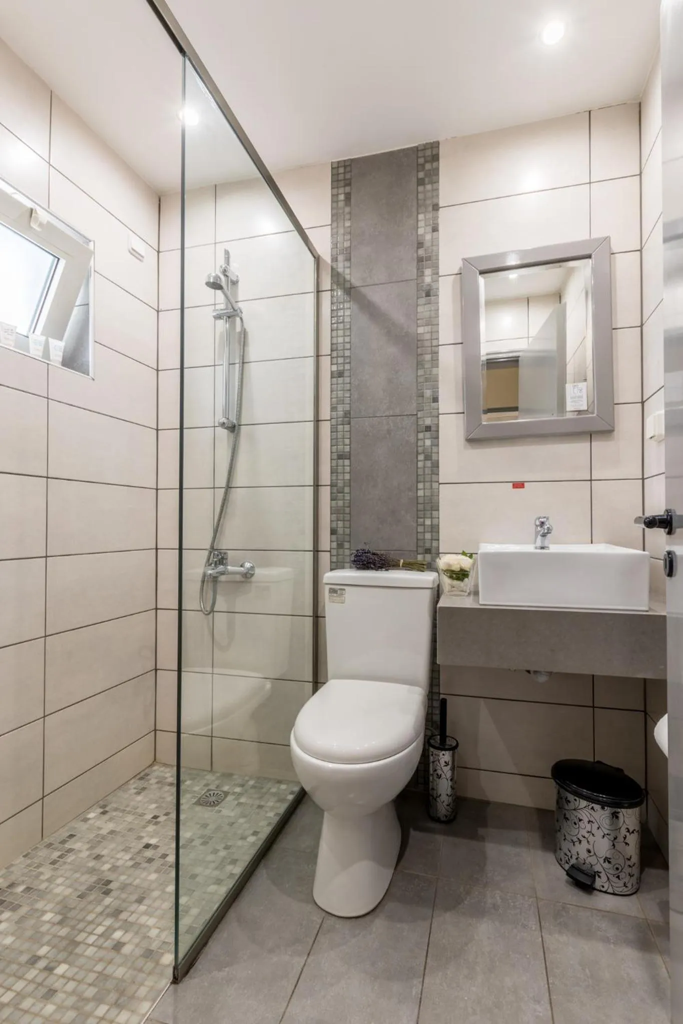 Bathroom in Dedalos Hotel