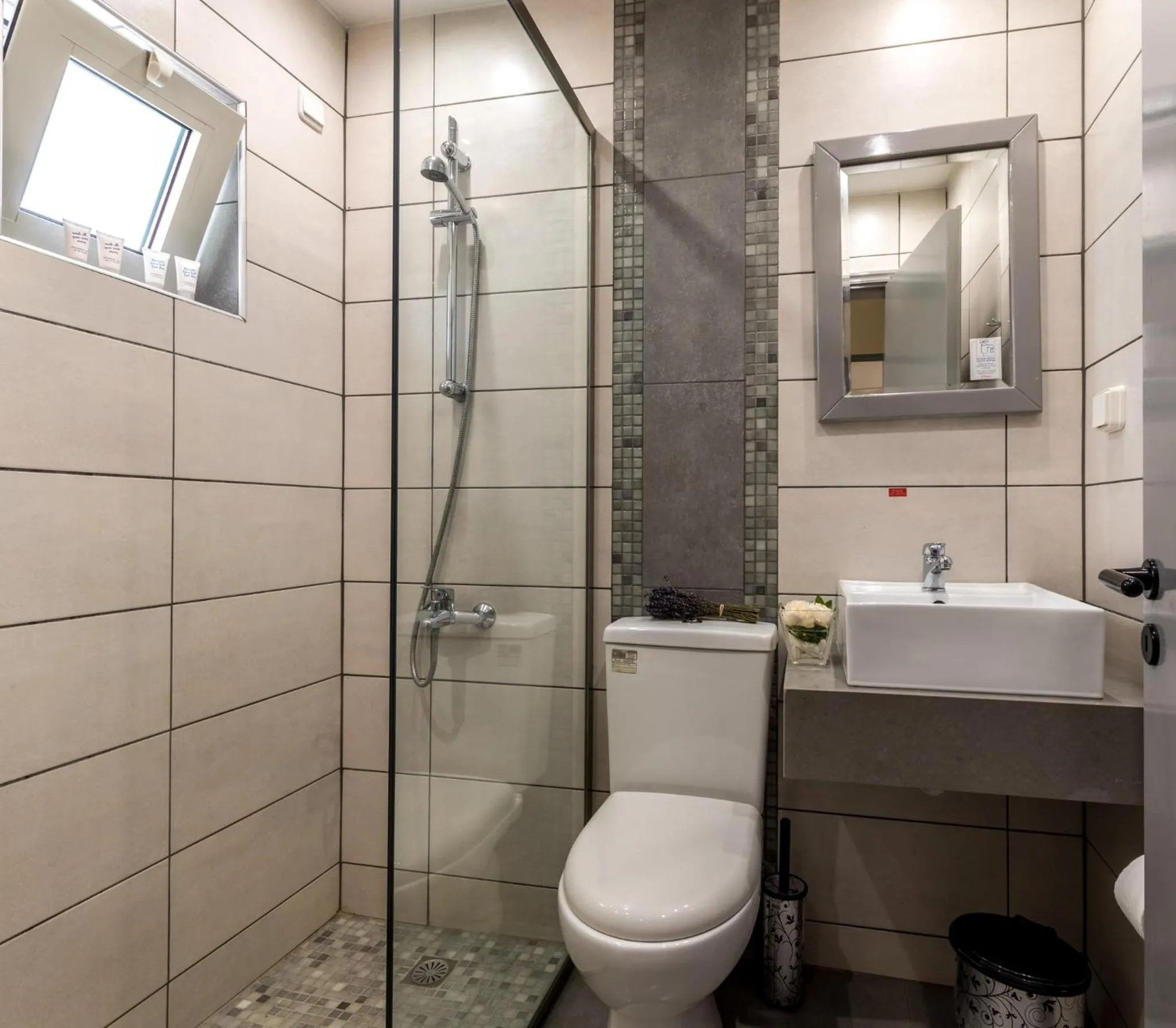 Bathroom in Dedalos Hotel