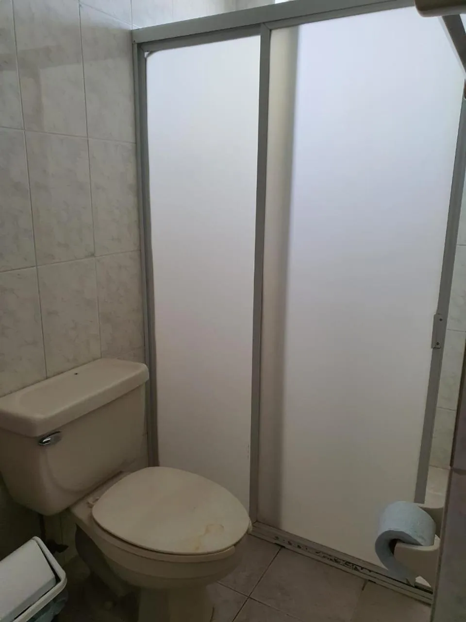 Bathroom in Hotel Atlantico a 150 mts de Playa Martí