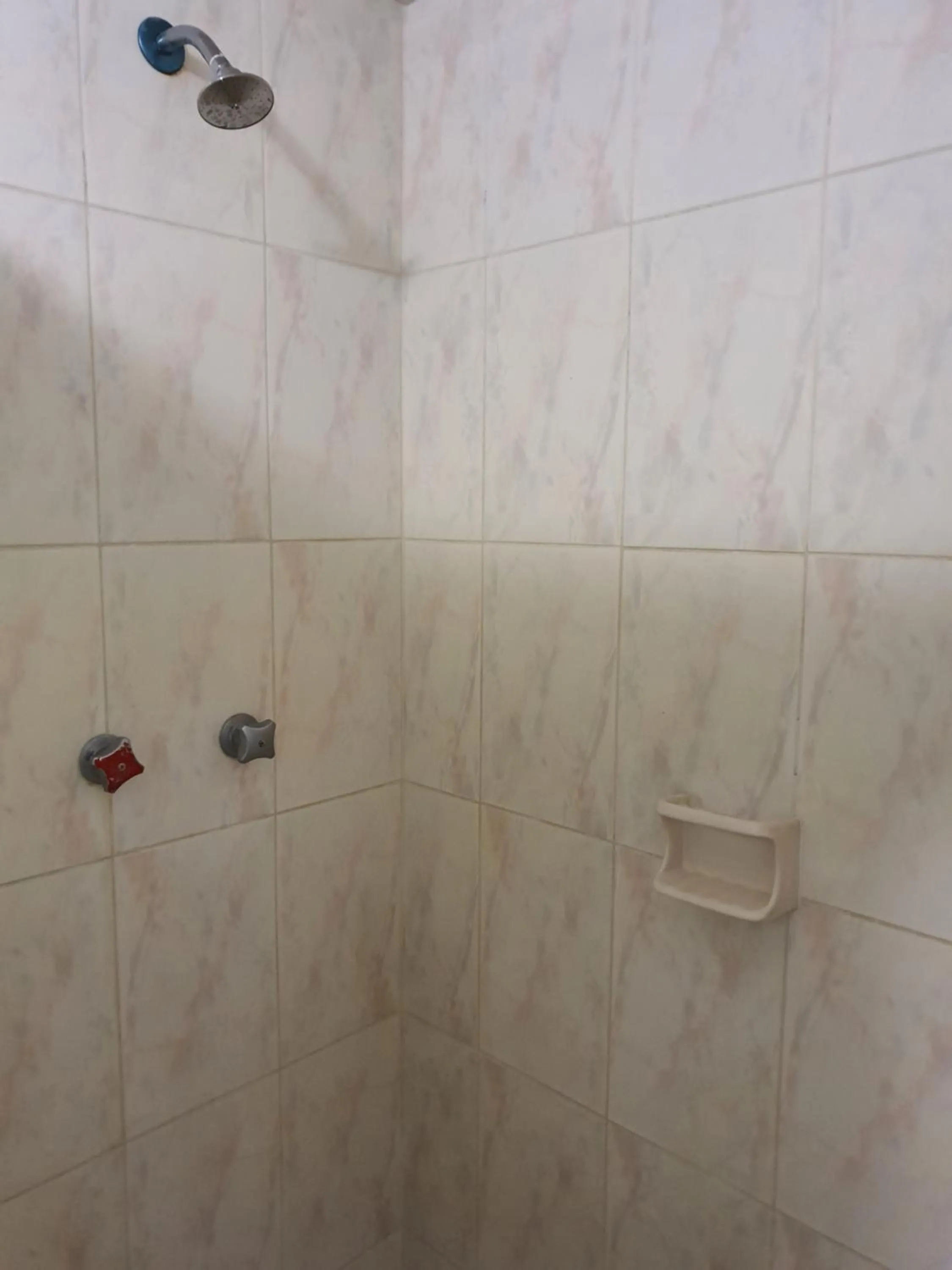 Bathroom in Hotel Atlantico a 150 mts de Playa Martí