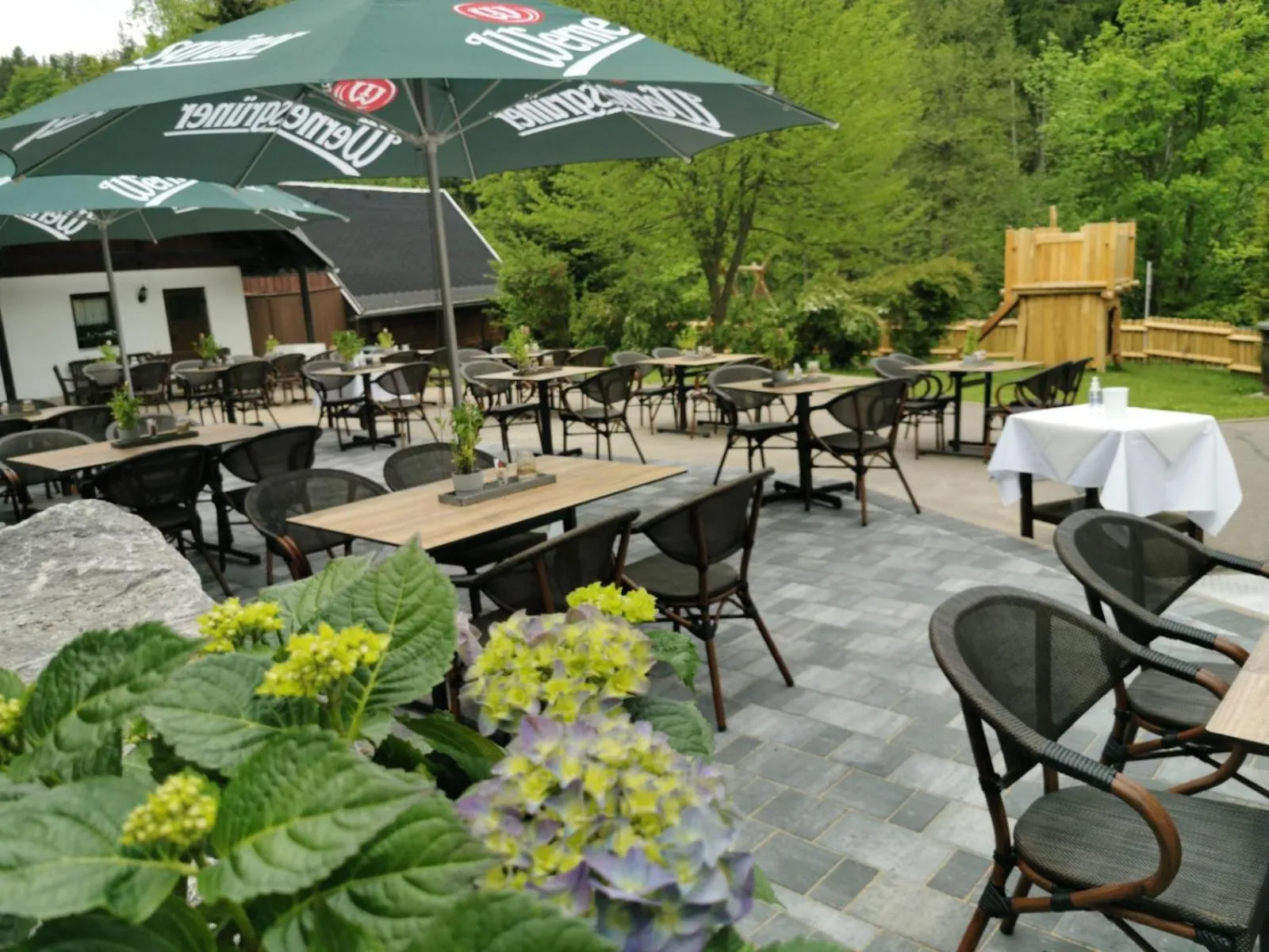 Patio in Hotel Schwarzbeerschänke Pobershau