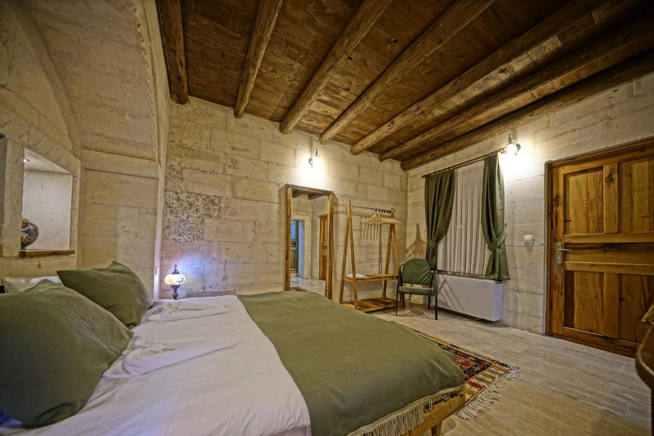 Bedroom, Bed in Vigneron Cave Hotel