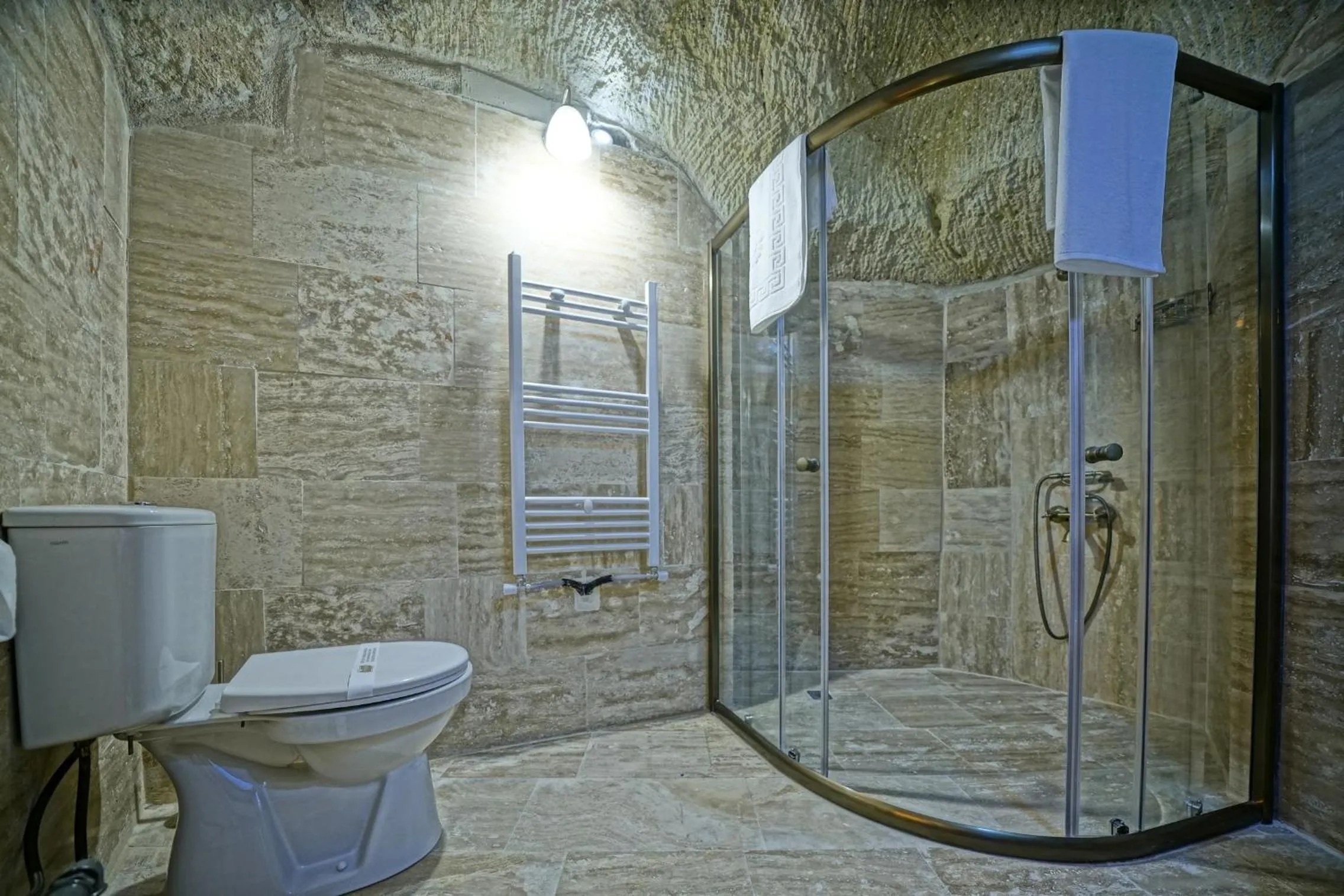 Bathroom in Vigneron Cave Hotel