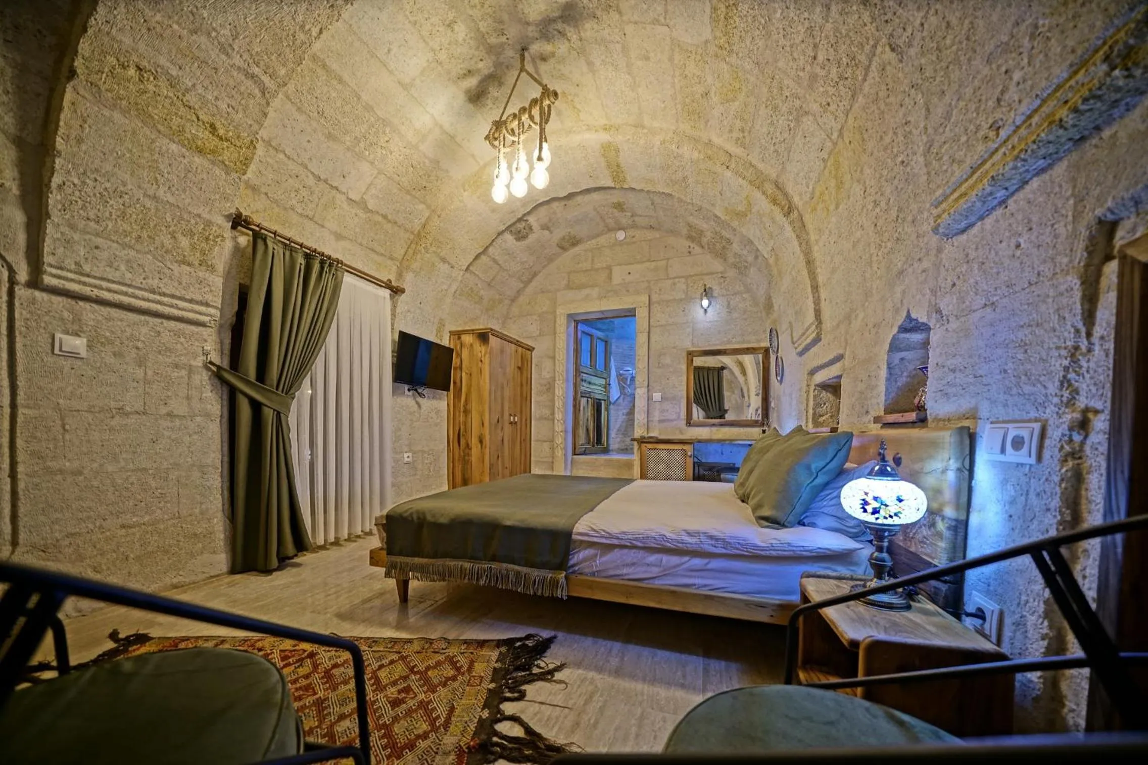 Bedroom, Bed in Vigneron Cave Hotel