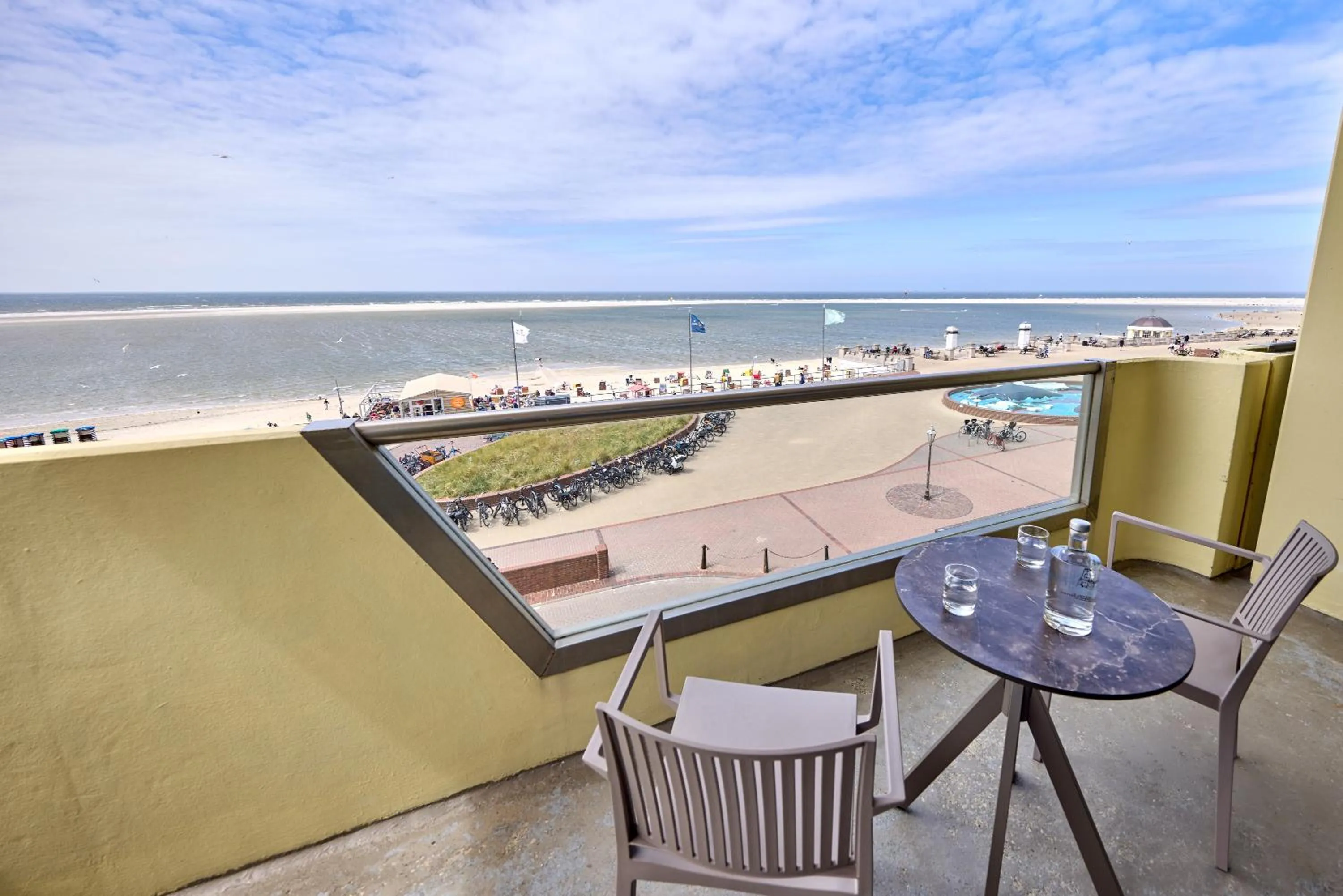 View (from property/room) in Strandhotel VierJahresZeiten