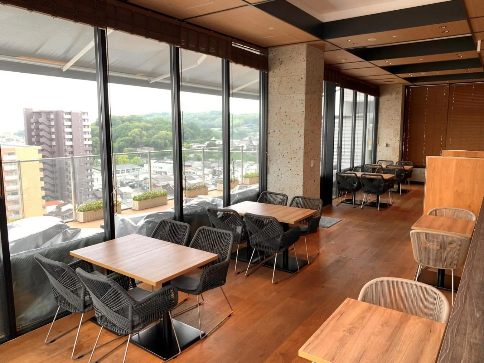 Communal lounge/ TV room in Royal Park Hotel Kurashiki