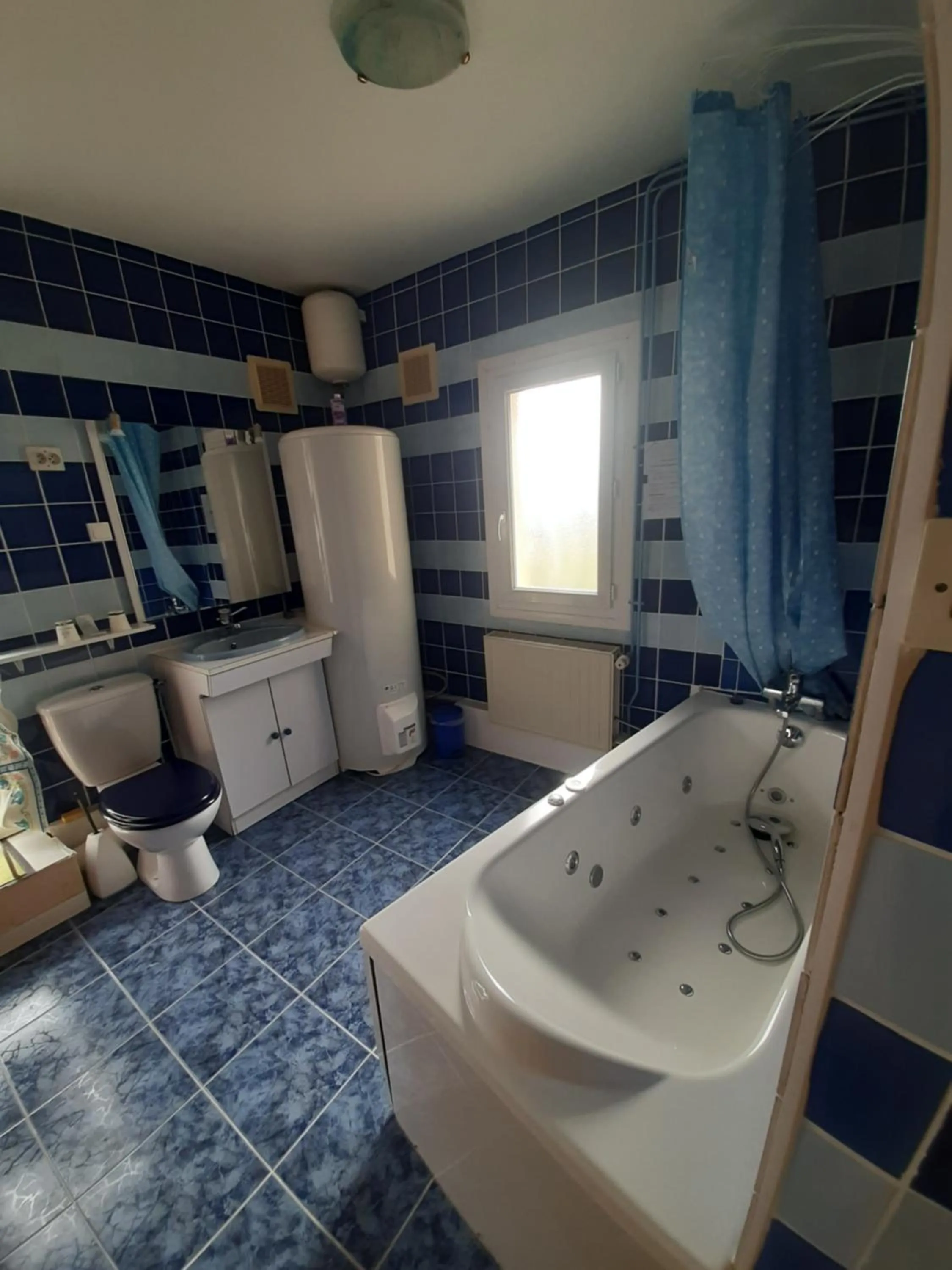 Bathroom in La Coutrotte Becquine