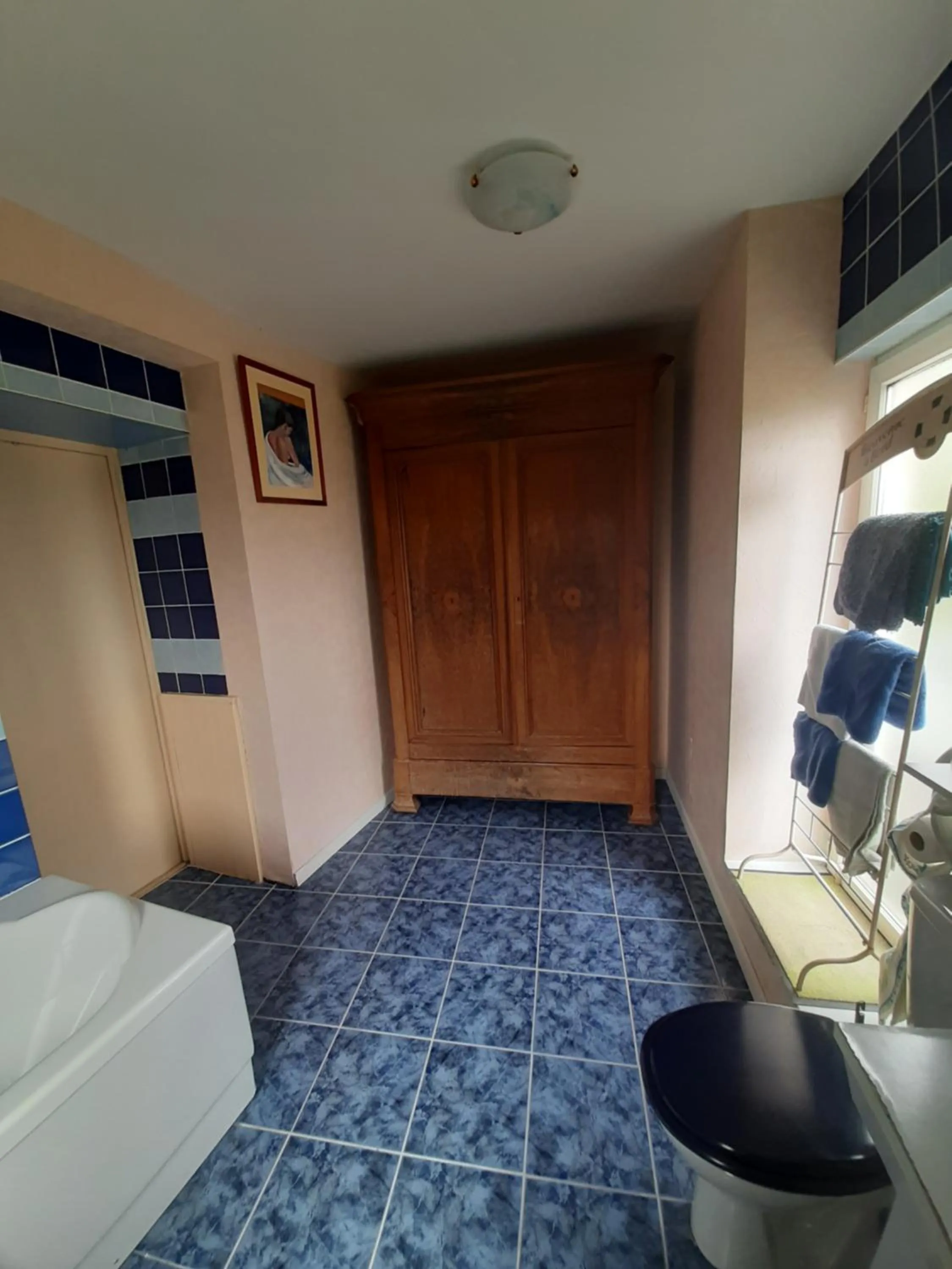 Bathroom in La Coutrotte Becquine