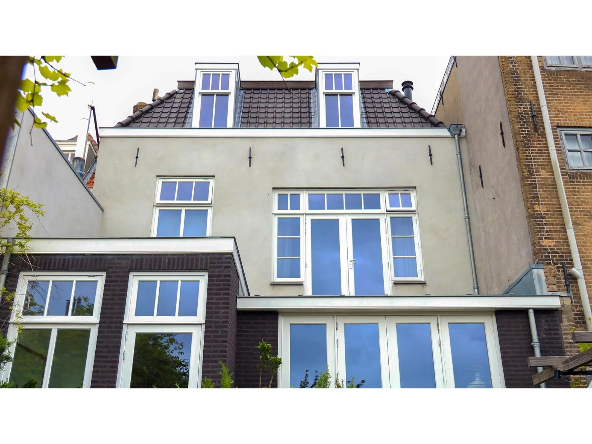 Garden view in B&B Van Amsterdam